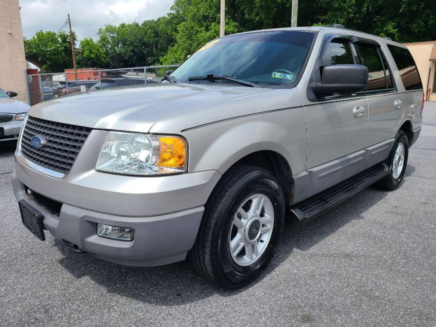 2003 SILVER FORD EXPEDITION XLT (1FMPU16L73L) with an 5.4L engine, Automatic transmission, located at 117 North Cameron Street, Harrisburg, PA, 17101, (717) 963-8962, 40.266762, -76.875259 - WE FINANCE!!! Good Credit/ Bad Credit/ No Credit - ALL Trade-Ins Welcomed!!! ***Guaranteed Credit Approval*** APPLY ONLINE or CALL us TODAY ;) Internet Prices and Marketplace Prices are SPECIAL discounted ***CASH DEALS*** Retail Prices are higher. Please call us to discuss your cash and finan - Photo#0