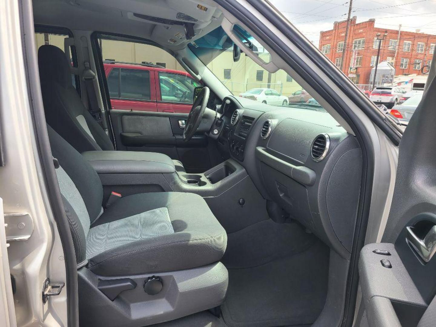 2003 SILVER FORD EXPEDITION XLT (1FMPU16L73L) with an 5.4L engine, Automatic transmission, located at 117 North Cameron Street, Harrisburg, PA, 17101, (717) 963-8962, 40.266762, -76.875259 - WE FINANCE!!! Good Credit/ Bad Credit/ No Credit - ALL Trade-Ins Welcomed!!! ***Guaranteed Credit Approval*** APPLY ONLINE or CALL us TODAY ;) Internet Prices and Marketplace Prices are SPECIAL discounted ***CASH DEALS*** Retail Prices are higher. Please call us to discuss your cash and finan - Photo#10