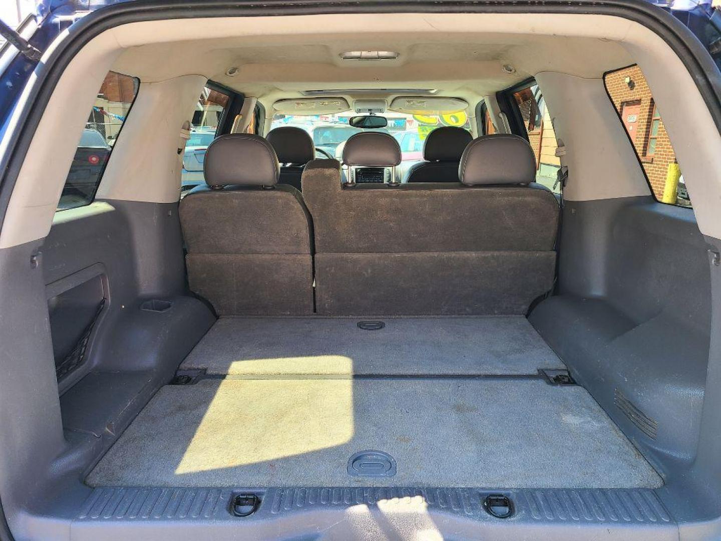 2003 BLUE FORD EXPLORER XLT (1FMZU73KX3U) with an 4.0L engine, Automatic transmission, located at 117 North Cameron Street, Harrisburg, PA, 17101, (717) 963-8962, 40.266762, -76.875259 - WE FINANCE!!! Good Credit/ Bad Credit/ No Credit - ALL Trade-Ins Welcomed!!! ***Guaranteed Credit Approval*** APPLY ONLINE or CALL us TODAY ;) Internet Prices and Marketplace Prices are SPECIAL discounted ***CASH DEALS*** Retail Prices are higher. Please call us to discuss your cash and finan - Photo#12