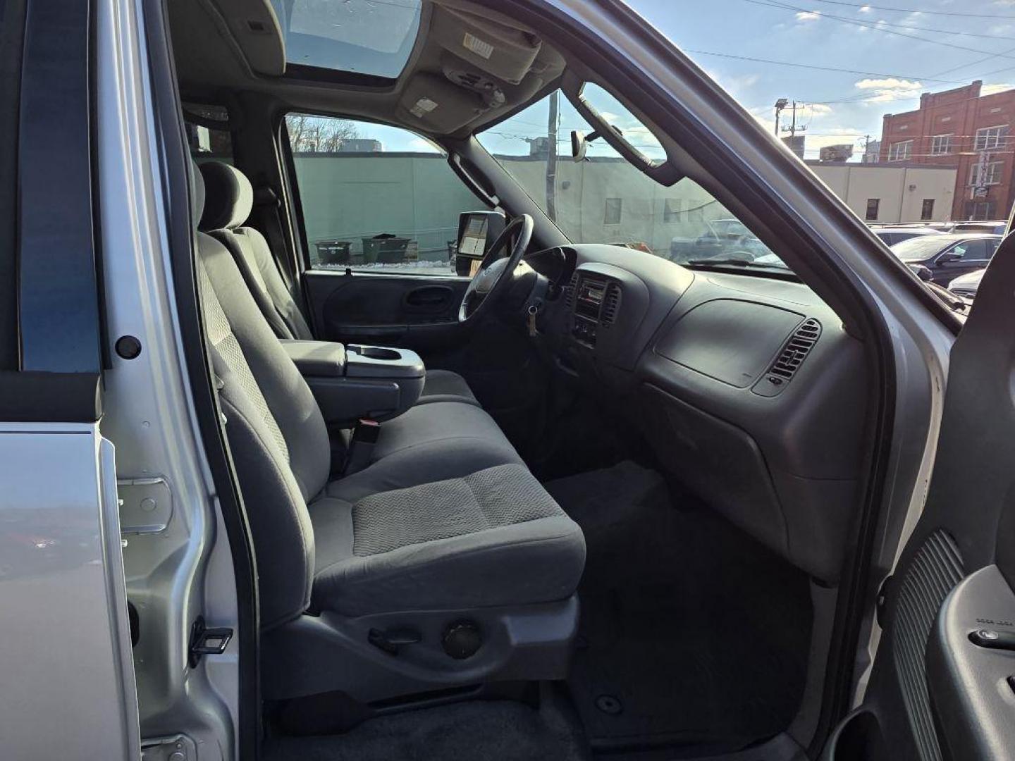 2003 SILVER FORD F150 SUPERCREW (1FTRW08L33K) with an 5.4L engine, Automatic transmission, located at 117 North Cameron Street, Harrisburg, PA, 17101, (717) 963-8962, 40.266762, -76.875259 - WE FINANCE!!! Good Credit/ Bad Credit/ No Credit - ALL Trade-Ins Welcomed!!! ***Guaranteed Credit Approval*** APPLY ONLINE or CALL us TODAY ;) Please call us to discuss your cash and financing options. - Photo#8