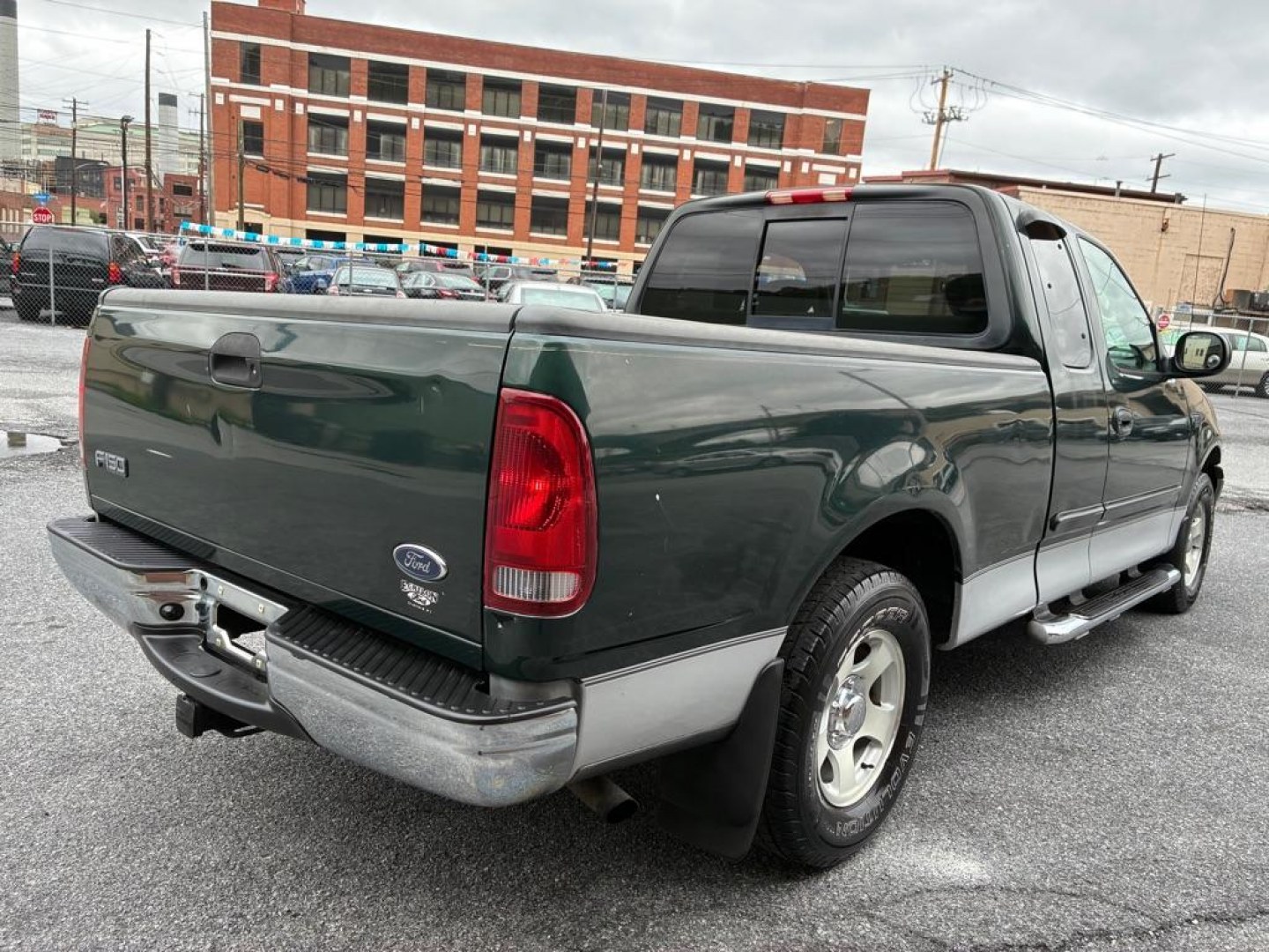 2003 GREEN FORD F150 (1FTRX17243N) with an 4.2L engine, Automatic transmission, located at 117 North Cameron Street, Harrisburg, PA, 17101, (717) 963-8962, 40.266762, -76.875259 - WE FINANCE!!! MOST vehicles are available for financing. Good Credit/ Challenged Credit/ No Credit - ALL Trade-Ins Welcomed!!! APPLY ONLINE or CALL us TODAY Please call us to discuss your cash and/or financing options. Thanks for checking our inventory! We're here to help.- Photo#4