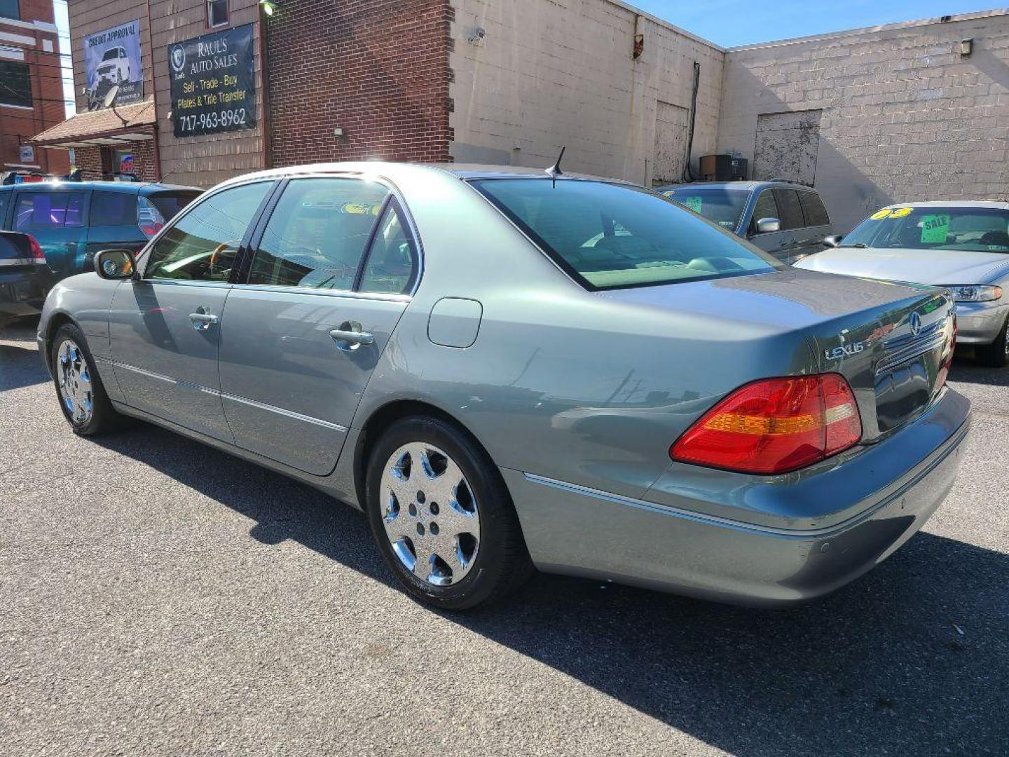 2003 GRAY LEXUS LS 430 (JTHBN30F230) with an 4.3L engine, Automatic transmission, located at 117 North Cameron Street, Harrisburg, PA, 17101, (717) 963-8962, 40.266762, -76.875259 - WE FINANCE!!! Good Credit/ Bad Credit/ No Credit - ALL Trade-Ins Welcomed!!! ***Guaranteed Credit Approval*** APPLY ONLINE or CALL us TODAY ;) Internet Prices and Marketplace Prices are SPECIAL discounted ***CASH DEALS*** Retail Prices are higher. Please call us to discuss your cash and finan - Photo#4