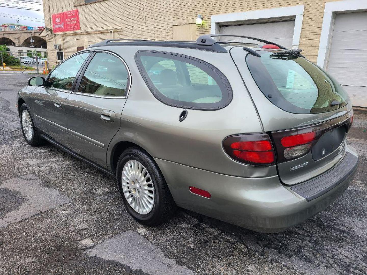 2003 GRAY MERCURY SABLE GS (1MEFM58U03A) with an 3.0L engine, Automatic transmission, located at 117 North Cameron Street, Harrisburg, PA, 17101, (717) 963-8962, 40.266762, -76.875259 - WE FINANCE!!! Good Credit/ Bad Credit/ No Credit - ALL Trade-Ins Welcomed!!! ***Guaranteed Credit Approval*** APPLY ONLINE or CALL us TODAY ;) Internet Prices and Marketplace Prices are SPECIAL discounted ***CASH DEALS*** Retail Prices are higher. Please call us to discuss your cash and finan - Photo#7