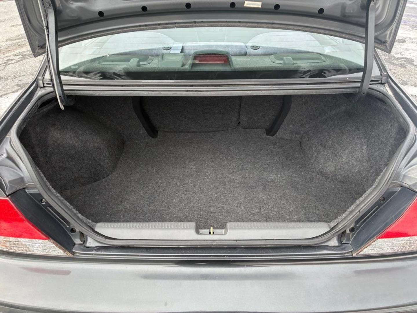 2003 GRAY MITSUBISHI LANCER LS (JA3AJ36E93U) with an 2.0L engine, Automatic transmission, located at 117 North Cameron Street, Harrisburg, PA, 17101, (717) 963-8962, 40.266762, -76.875259 - WE FINANCE!!! Good Credit/ Challenged Credit/ No Credit - ALL Trade-Ins Welcomed!!! APPLY ONLINE or CALL us TODAY ;) Please call us to discuss your cash and/or financing options. - Photo#12