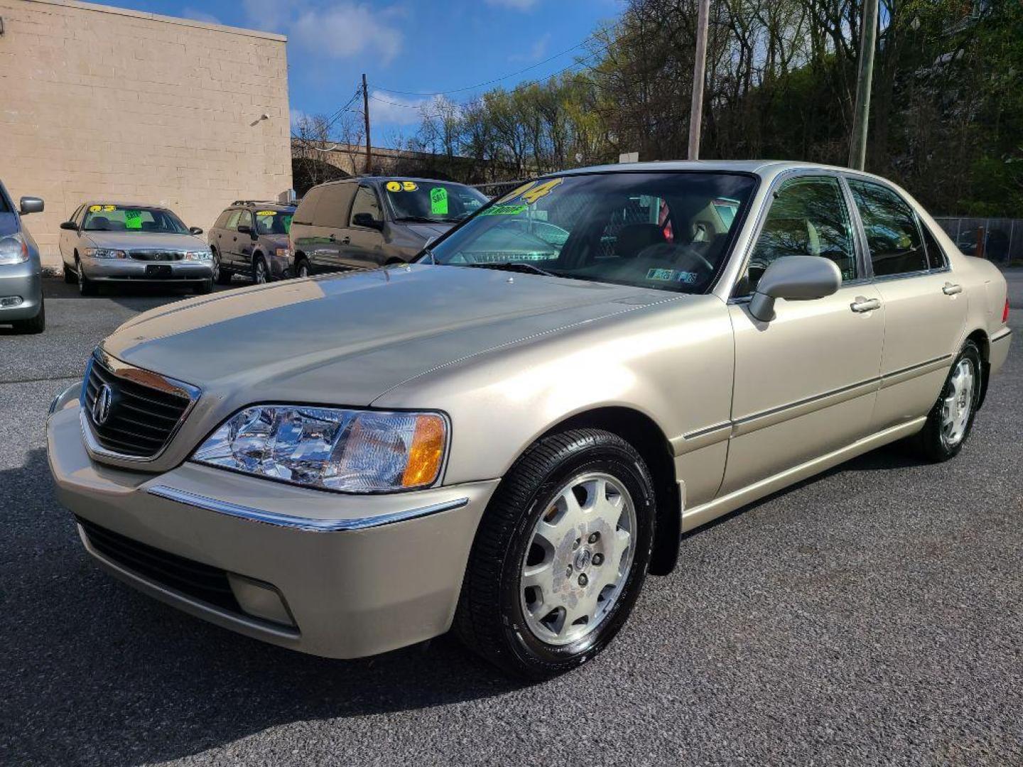 2004 GOLD ACURA 3.5RL SEDAN W/NAV (JH4KA96694C) with an 3.5L engine, Automatic transmission, located at 117 North Cameron Street, Harrisburg, PA, 17101, (717) 963-8962, 40.266762, -76.875259 - WE FINANCE!!! Good Credit/ Bad Credit/ No Credit - ALL Trade-Ins Welcomed!!! ***Guaranteed Credit Approval*** APPLY ONLINE or CALL us TODAY ;) Internet Prices and Marketplace Prices are SPECIAL discounted ***CASH DEALS*** Retail Prices are higher. Please call us to discuss your cash and finan - Photo#0