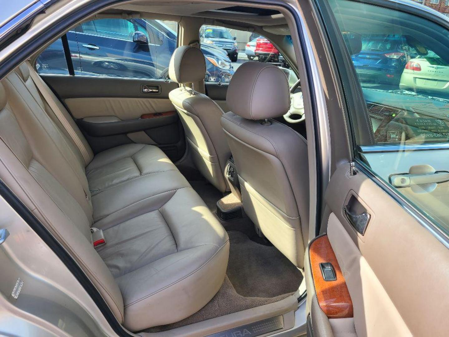 2004 GOLD ACURA 3.5RL SEDAN W/NAV (JH4KA96694C) with an 3.5L engine, Automatic transmission, located at 117 North Cameron Street, Harrisburg, PA, 17101, (717) 963-8962, 40.266762, -76.875259 - WE FINANCE!!! Good Credit/ Bad Credit/ No Credit - ALL Trade-Ins Welcomed!!! ***Guaranteed Credit Approval*** APPLY ONLINE or CALL us TODAY ;) Internet Prices and Marketplace Prices are SPECIAL discounted ***CASH DEALS*** Retail Prices are higher. Please call us to discuss your cash and finan - Photo#9