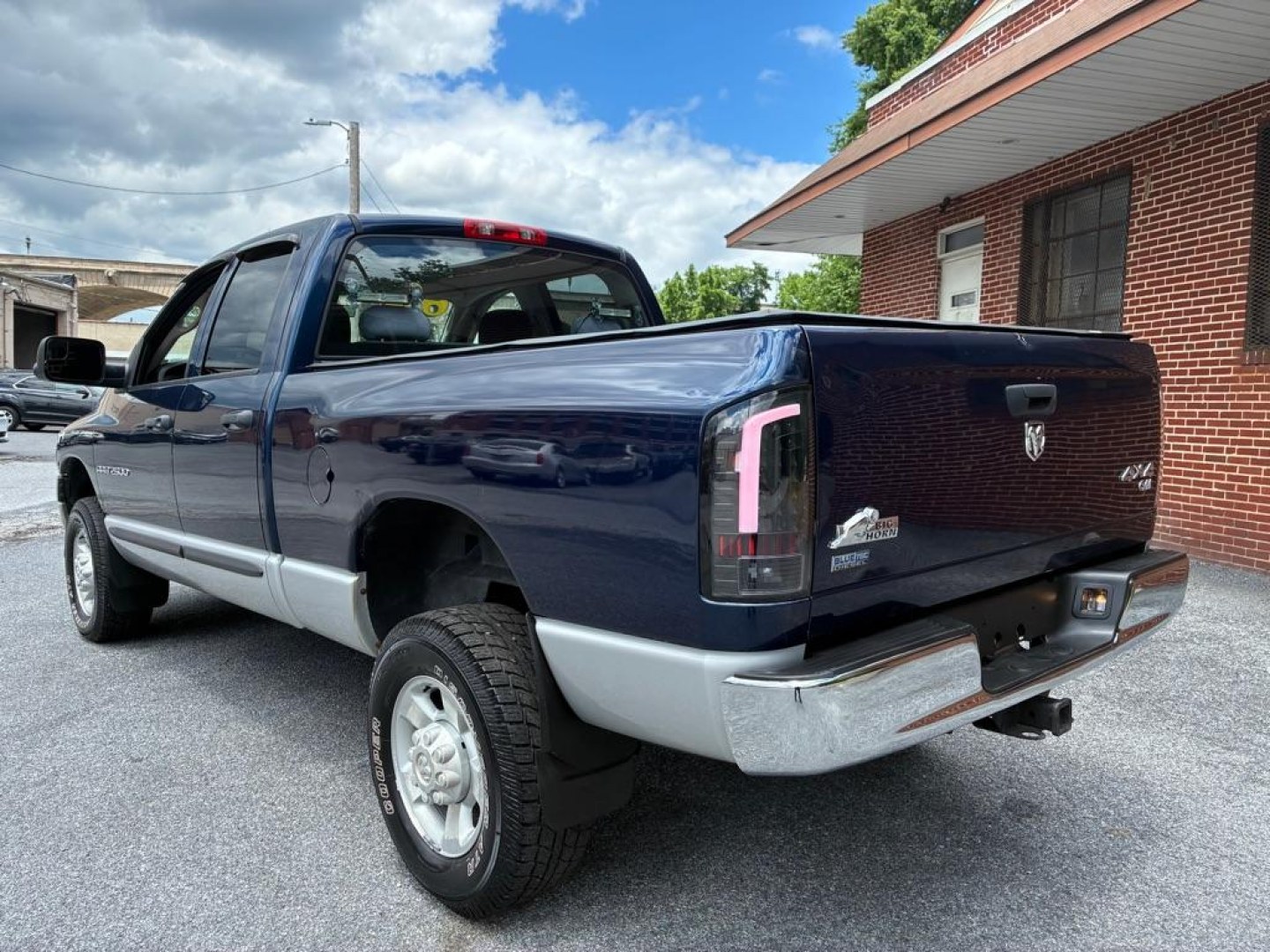 2004 BLUE DODGE RAM 2500 ST (3D7KU28D44G) with an 5.7L engine, Automatic transmission, located at 117 North Cameron Street, Harrisburg, PA, 17101, (717) 963-8962, 40.266762, -76.875259 - WE FINANCE!!! MOST vehicles are available for financing. Good Credit/ Challenged Credit/ No Credit - ALL Trade-Ins Welcomed!!! APPLY ONLINE or CALL us TODAY Please call us to discuss your cash and/or financing options. Thanks for checking our inventory! We're here to help.- Photo#2
