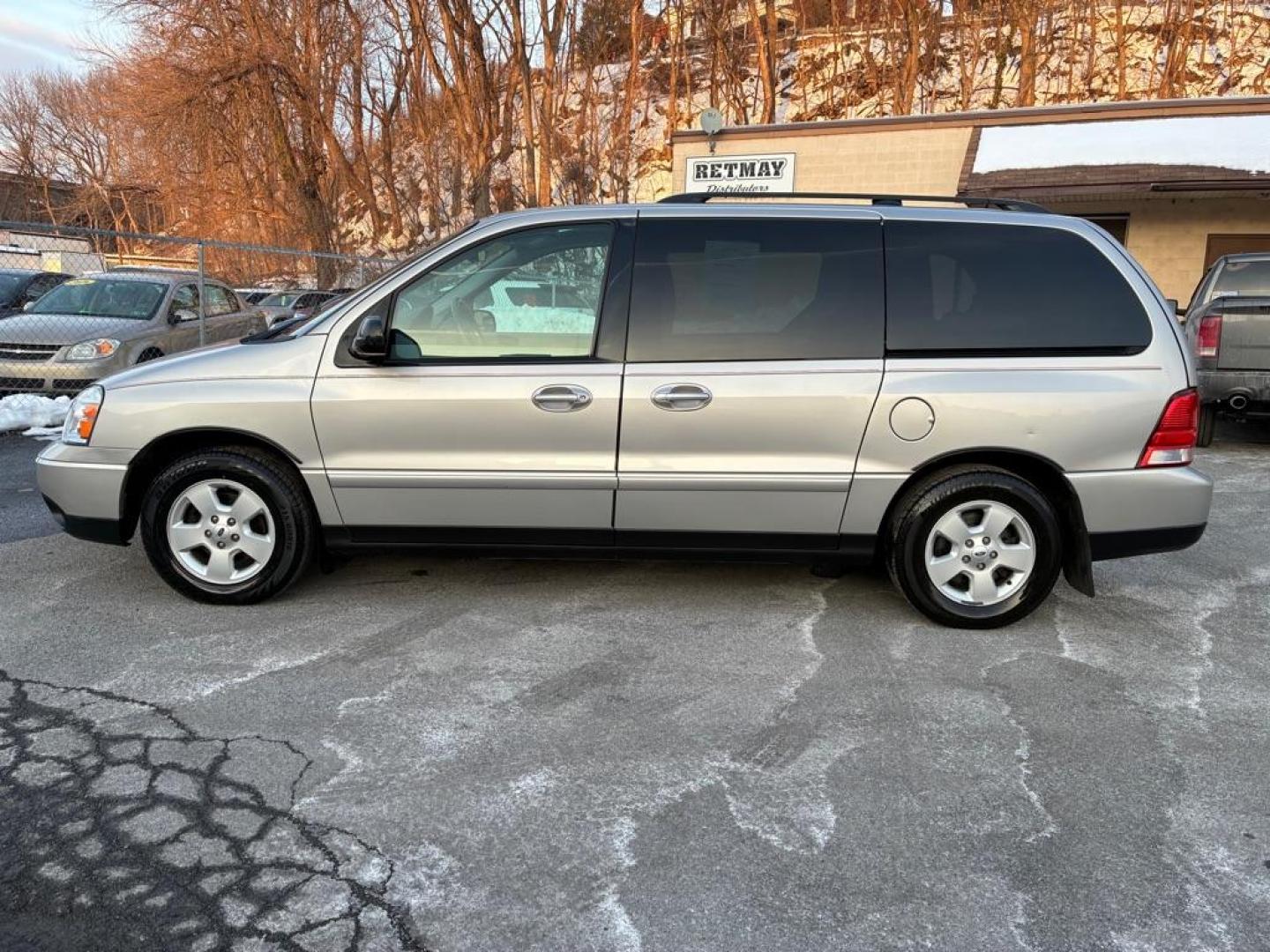 2004 SILVER FORD FREESTAR SES (2FMZA57614B) with an 3.9L engine, Automatic transmission, located at 117 North Cameron Street, Harrisburg, PA, 17101, (717) 963-8962, 40.266762, -76.875259 - WE FINANCE!!! Good Credit/ Challenged Credit/ No Credit - ALL Trade-Ins Welcomed!!! APPLY ONLINE or CALL us TODAY ;) Please call us to discuss your cash and/or financing options. - Photo#1