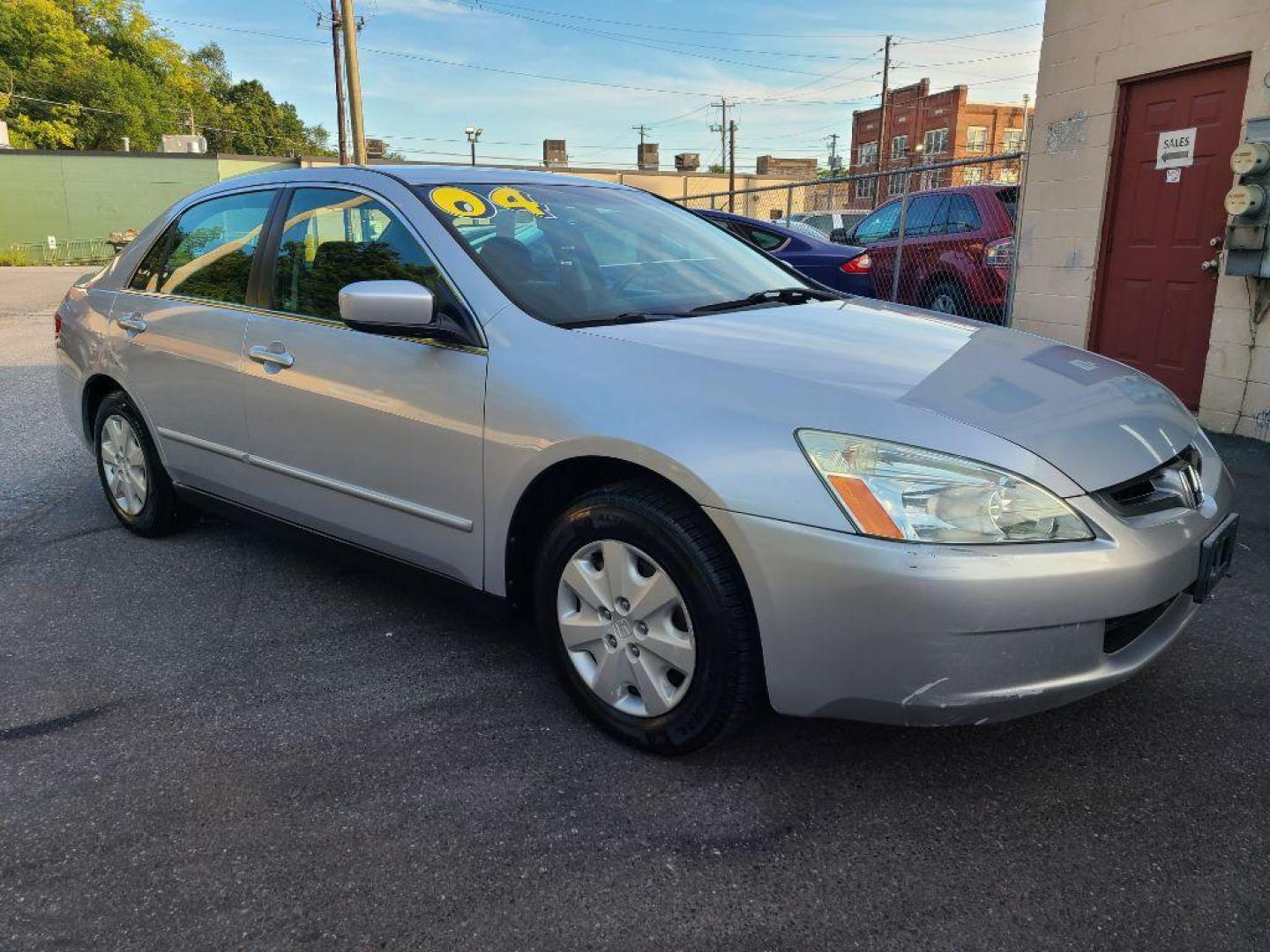 2004 SILVER HONDA ACCORD LX (1HGCM56304A) with an 2.4L engine, Automatic transmission, located at 117 North Cameron Street, Harrisburg, PA, 17101, (717) 963-8962, 40.266762, -76.875259 - WE FINANCE!!! Good Credit/ Bad Credit/ No Credit - ALL Trade-Ins Welcomed!!! ***Guaranteed Credit Approval*** APPLY ONLINE or CALL us TODAY ;) Internet Prices and Marketplace Prices are SPECIAL discounted ***CASH DEALS*** Retail Prices are higher. Please call us to discuss your cash and finan - Photo#6