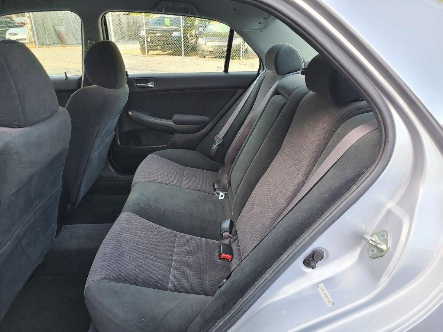 2004 SILVER HONDA ACCORD LX (1HGCM56304A) with an 2.4L engine, Automatic transmission, located at 117 North Cameron Street, Harrisburg, PA, 17101, (717) 963-8962, 40.266762, -76.875259 - WE FINANCE!!! Good Credit/ Bad Credit/ No Credit - ALL Trade-Ins Welcomed!!! ***Guaranteed Credit Approval*** APPLY ONLINE or CALL us TODAY ;) Internet Prices and Marketplace Prices are SPECIAL discounted ***CASH DEALS*** Retail Prices are higher. Please call us to discuss your cash and finan - Photo#11