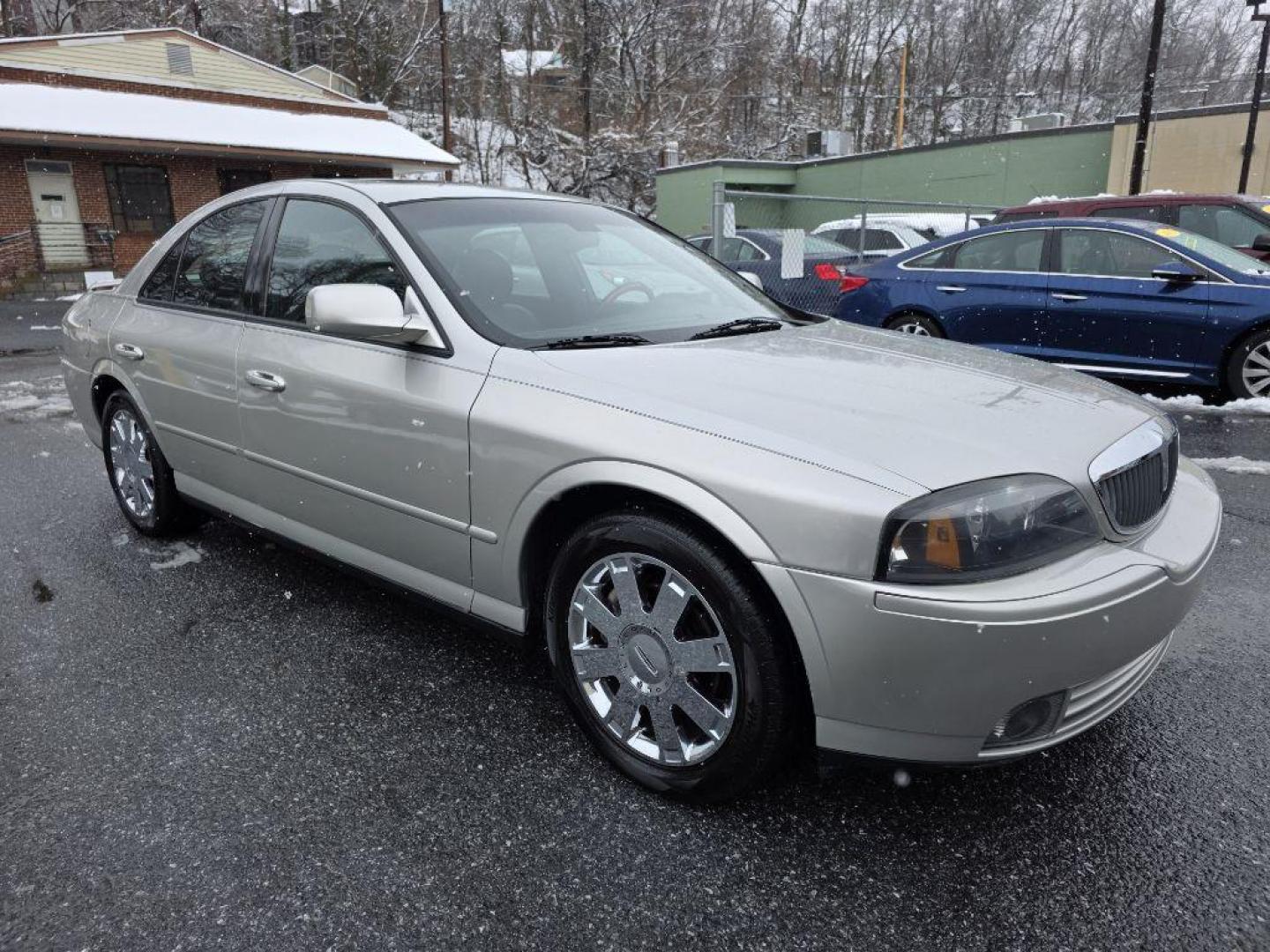 2004 SILVER LINCOLN LS SPORT (1LNHM87A04Y) with an 3.9L engine, Automatic transmission, located at 117 North Cameron Street, Harrisburg, PA, 17101, (717) 963-8962, 40.266762, -76.875259 - WE FINANCE!!! Good Credit/ Challenged Credit/ No Credit - ALL Trade-Ins Welcomed!!! APPLY ONLINE or CALL us TODAY ;) Please call us to discuss your cash and/or financing options. - Photo#6