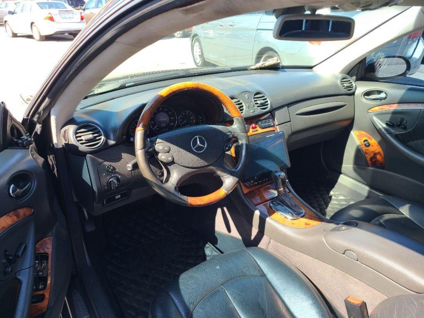 2004 BLACK MERCEDES-BENZ CLK 500 (WDBTJ75JX4F) with an 5.0L engine, Automatic transmission, located at 117 North Cameron Street, Harrisburg, PA, 17101, (717) 963-8962, 40.266762, -76.875259 - WE FINANCE!!! Good Credit/ Bad Credit/ No Credit - ALL Trade-Ins Welcomed!!! ***Guaranteed Credit Approval*** APPLY ONLINE or CALL us TODAY ;) Internet Prices and Marketplace Prices are SPECIAL discounted ***CASH DEALS*** Retail Prices are higher. Please call us to discuss your cash and finan - Photo#9