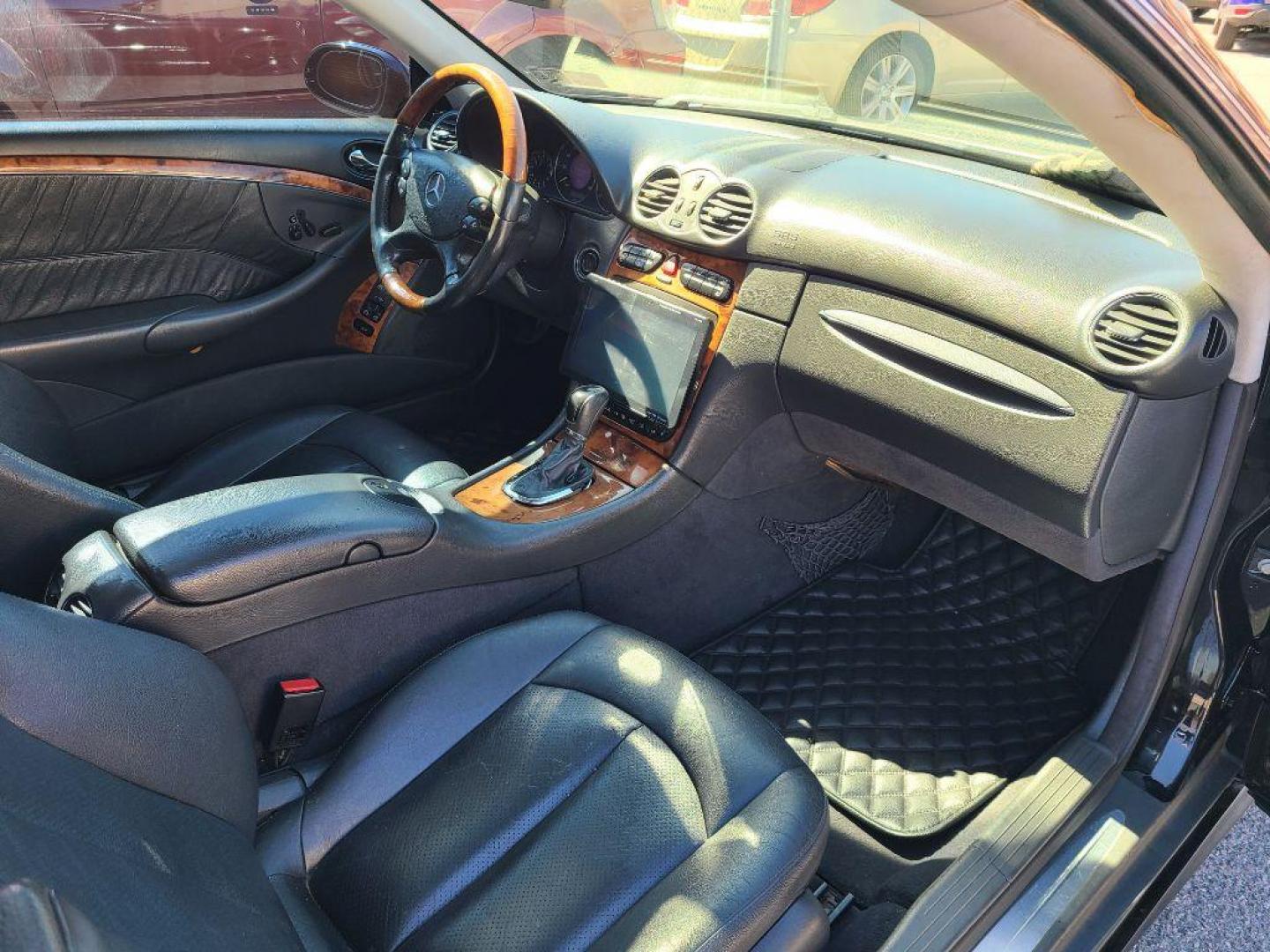 2004 BLACK MERCEDES-BENZ CLK 500 (WDBTJ75JX4F) with an 5.0L engine, Automatic transmission, located at 117 North Cameron Street, Harrisburg, PA, 17101, (717) 963-8962, 40.266762, -76.875259 - WE FINANCE!!! Good Credit/ Bad Credit/ No Credit - ALL Trade-Ins Welcomed!!! ***Guaranteed Credit Approval*** APPLY ONLINE or CALL us TODAY ;) Internet Prices and Marketplace Prices are SPECIAL discounted ***CASH DEALS*** Retail Prices are higher. Please call us to discuss your cash and finan - Photo#13