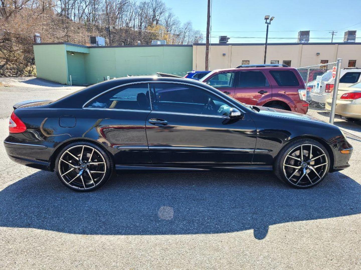 2004 BLACK MERCEDES-BENZ CLK 500 (WDBTJ75JX4F) with an 5.0L engine, Automatic transmission, located at 117 North Cameron Street, Harrisburg, PA, 17101, (717) 963-8962, 40.266762, -76.875259 - WE FINANCE!!! Good Credit/ Bad Credit/ No Credit - ALL Trade-Ins Welcomed!!! ***Guaranteed Credit Approval*** APPLY ONLINE or CALL us TODAY ;) Internet Prices and Marketplace Prices are SPECIAL discounted ***CASH DEALS*** Retail Prices are higher. Please call us to discuss your cash and finan - Photo#4