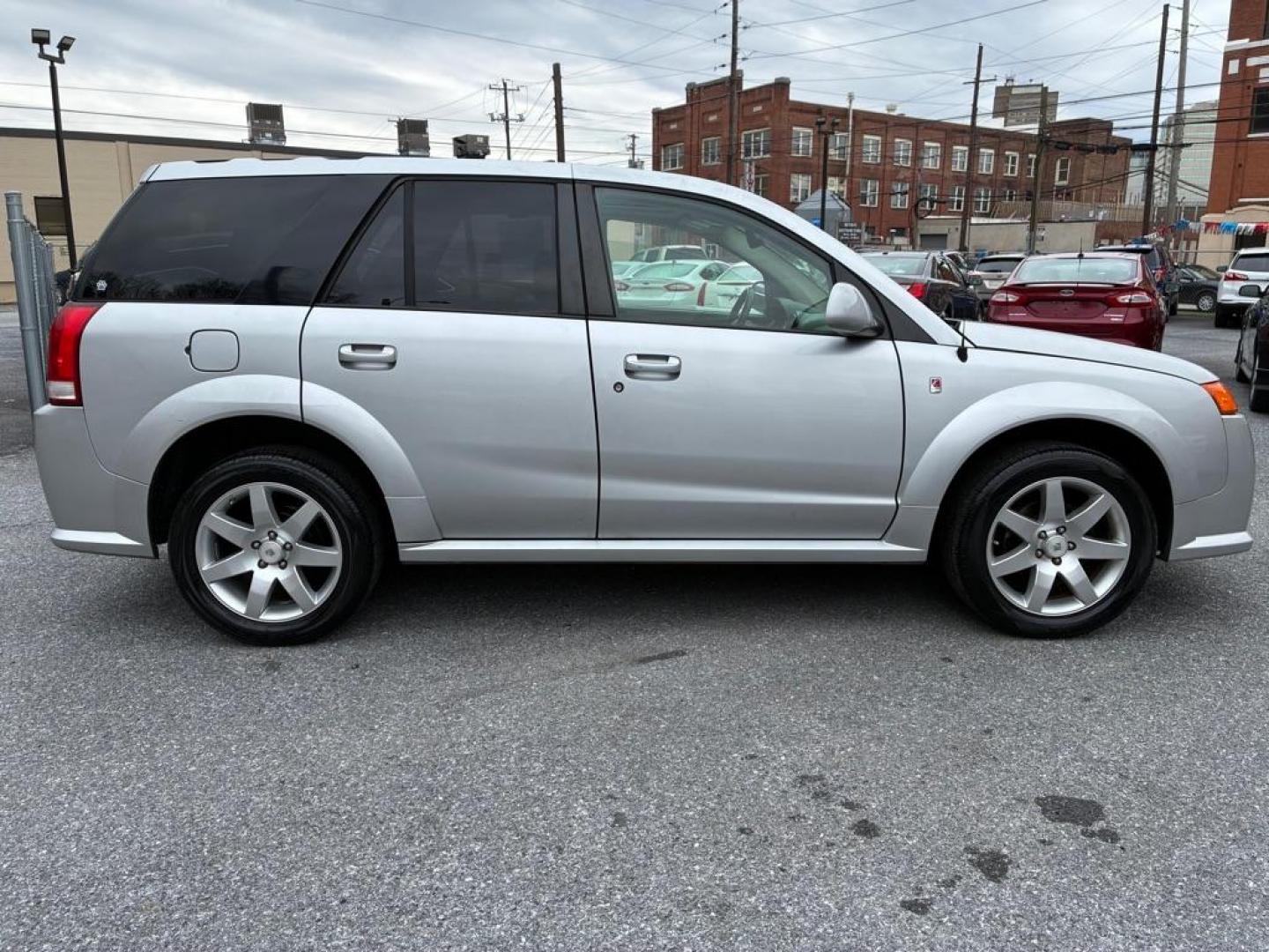2004 SILVER SATURN VUE SUV (5GZCZ53404S) with an 3.5L engine, Automatic transmission, located at 117 North Cameron Street, Harrisburg, PA, 17101, (717) 963-8962, 40.266762, -76.875259 - WE FINANCE!!! Good Credit/ Challenged Credit/ No Credit - ALL Trade-Ins Welcomed!!! APPLY ONLINE or CALL us TODAY ;) Please call us to discuss your cash and/or financing options. - Photo#5