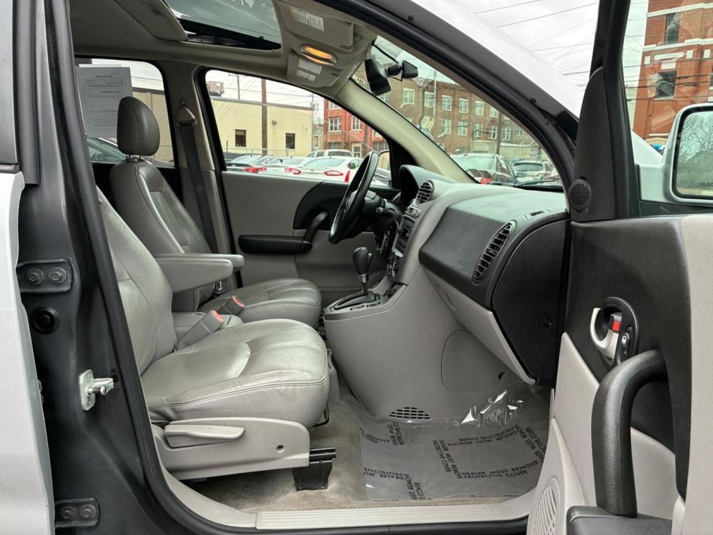 2004 SILVER SATURN VUE SUV (5GZCZ53404S) with an 3.5L engine, Automatic transmission, located at 117 North Cameron Street, Harrisburg, PA, 17101, (717) 963-8962, 40.266762, -76.875259 - WE FINANCE!!! Good Credit/ Challenged Credit/ No Credit - ALL Trade-Ins Welcomed!!! APPLY ONLINE or CALL us TODAY ;) Please call us to discuss your cash and/or financing options. - Photo#8