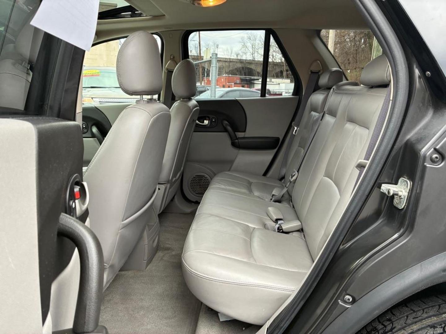 2004 SILVER SATURN VUE SUV (5GZCZ53404S) with an 3.5L engine, Automatic transmission, located at 117 North Cameron Street, Harrisburg, PA, 17101, (717) 963-8962, 40.266762, -76.875259 - WE FINANCE!!! Good Credit/ Challenged Credit/ No Credit - ALL Trade-Ins Welcomed!!! APPLY ONLINE or CALL us TODAY ;) Please call us to discuss your cash and/or financing options. - Photo#11