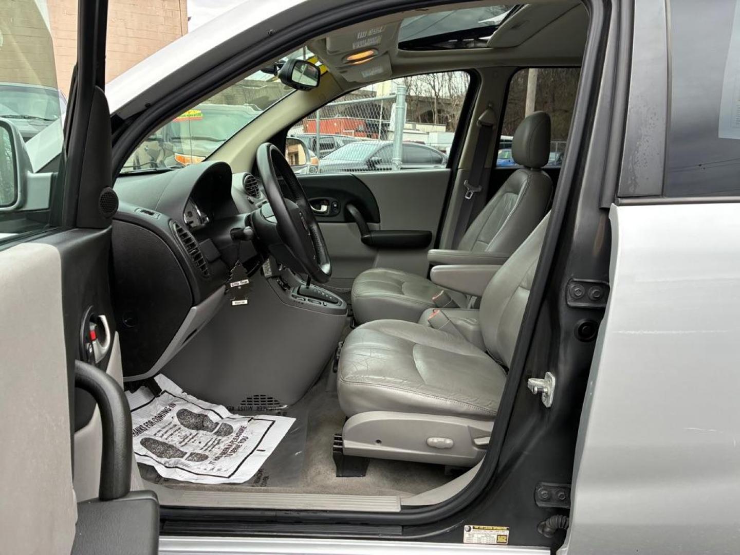 2004 SILVER SATURN VUE SUV (5GZCZ53404S) with an 3.5L engine, Automatic transmission, located at 117 North Cameron Street, Harrisburg, PA, 17101, (717) 963-8962, 40.266762, -76.875259 - WE FINANCE!!! Good Credit/ Challenged Credit/ No Credit - ALL Trade-Ins Welcomed!!! APPLY ONLINE or CALL us TODAY ;) Please call us to discuss your cash and/or financing options. - Photo#13
