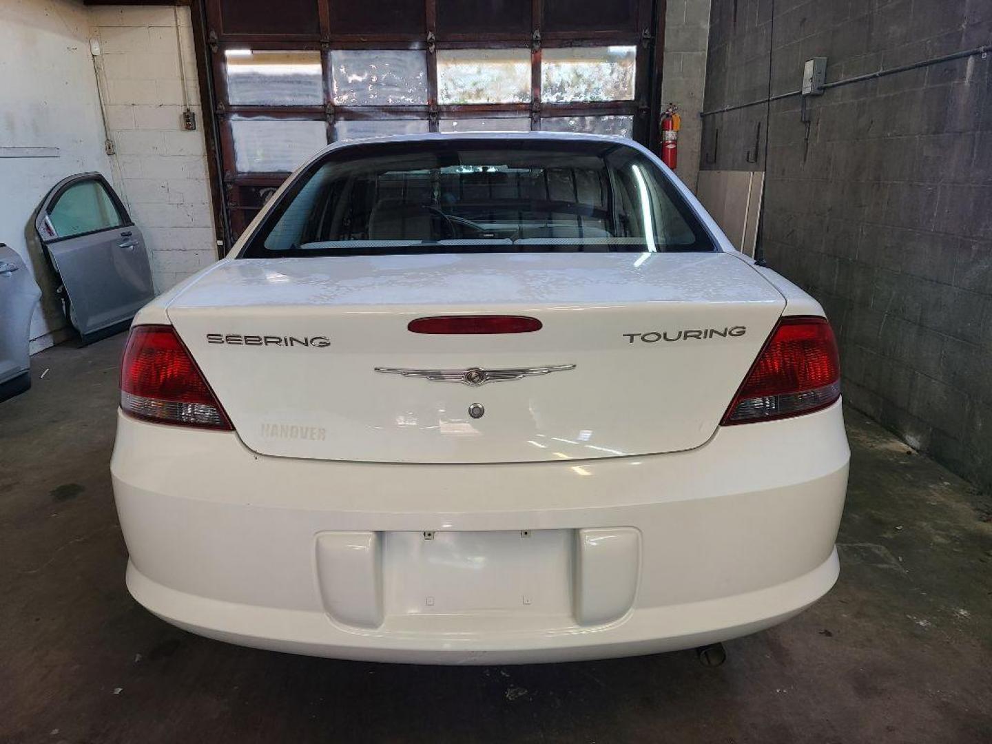 2005 WHITE CHRYSLER SEBRING TOURING (1C3EL56R05N) with an 2.7L engine, Automatic transmission, located at 117 North Cameron Street, Harrisburg, PA, 17101, (717) 963-8962, 40.266762, -76.875259 - WE FINANCE!!! Good Credit/ Bad Credit/ No Credit - ALL Trade-Ins Welcomed!!! ***Guaranteed Credit Approval*** APPLY ONLINE or CALL us TODAY ;) Internet Prices and Marketplace Prices are SPECIAL discounted ***CASH DEALS*** Retail Prices are higher. Please call us to discuss your cash and finan - Photo#3