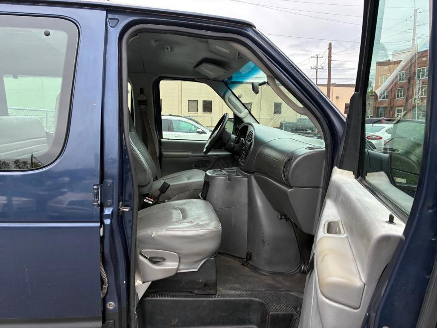 2005 BLUE FORD ECONOLINE E350 SUPER DUTY VAN (1FTSE34P85H) with an 6.0L engine, Automatic transmission, located at 117 North Cameron Street, Harrisburg, PA, 17101, (717) 963-8962, 40.266762, -76.875259 - WE FINANCE!!! MOST vehicles are available for financing. Good Credit/ Challenged Credit/ No Credit - ALL Trade-Ins Welcomed!!! APPLY ONLINE or CALL us TODAY Please call us to discuss your cash and/or financing options. Thanks for checking our inventory! We're here to help. - Photo#7