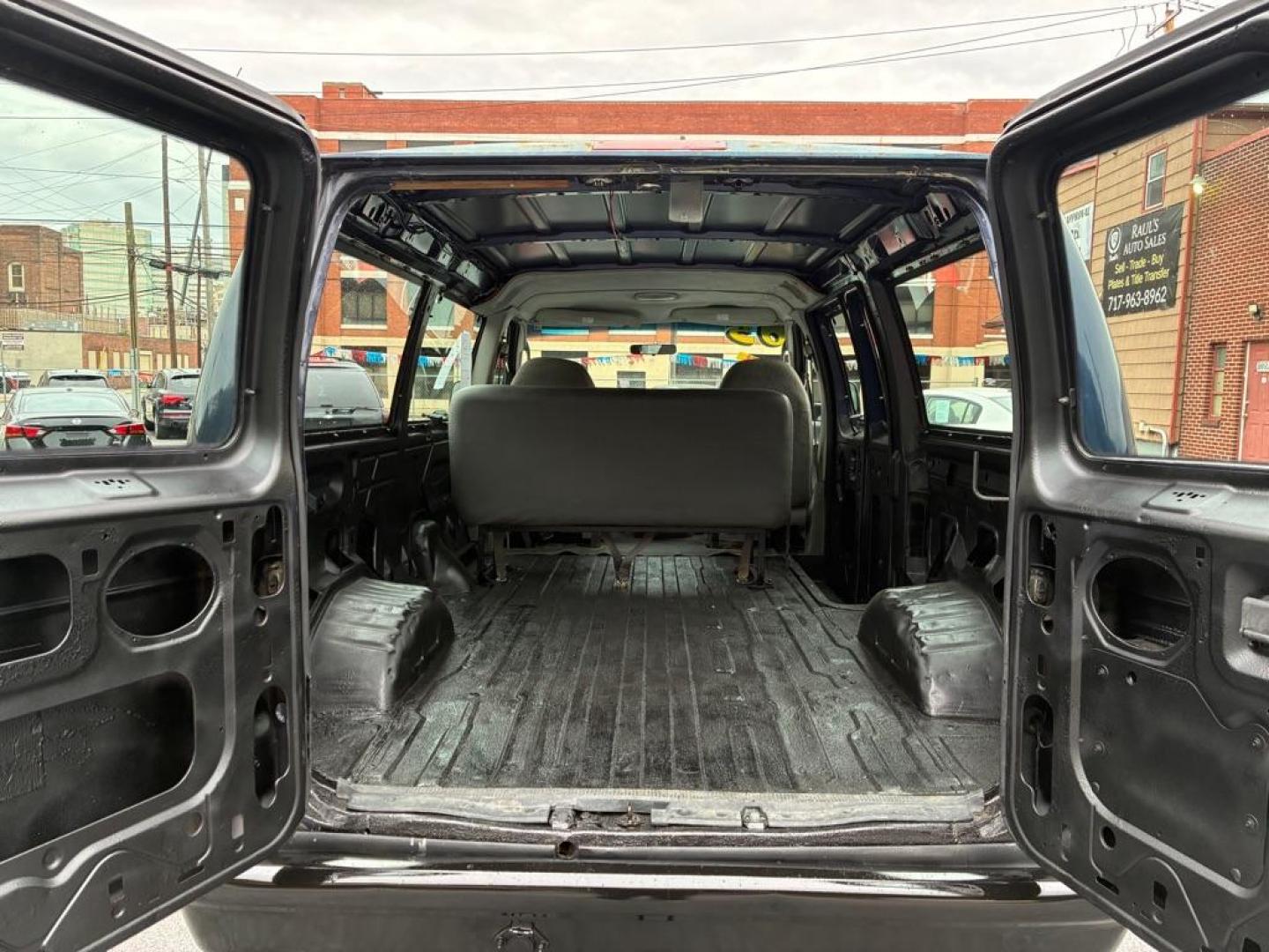 2005 BLUE FORD ECONOLINE E350 SUPER DUTY VAN (1FTSE34P85H) with an 6.0L engine, Automatic transmission, located at 117 North Cameron Street, Harrisburg, PA, 17101, (717) 963-8962, 40.266762, -76.875259 - WE FINANCE!!! MOST vehicles are available for financing. Good Credit/ Challenged Credit/ No Credit - ALL Trade-Ins Welcomed!!! APPLY ONLINE or CALL us TODAY Please call us to discuss your cash and/or financing options. Thanks for checking our inventory! We're here to help. - Photo#10