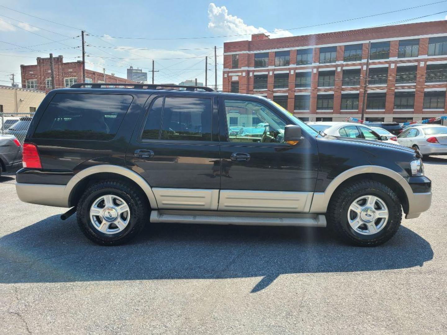 2005 BLACK FORD EXPEDITION EDDIE BAUER (1FMFU18545L) with an 5.4L engine, Automatic transmission, located at 117 North Cameron Street, Harrisburg, PA, 17101, (717) 963-8962, 40.266762, -76.875259 - WE FINANCE!!! Good Credit/ Bad Credit/ No Credit - ALL Trade-Ins Welcomed!!! ***Guaranteed Credit Approval*** APPLY ONLINE or CALL us TODAY ;) Internet Prices and Marketplace Prices are SPECIAL discounted ***CASH DEALS*** Retail Prices are higher. Please call us to discuss your cash and finan - Photo#3