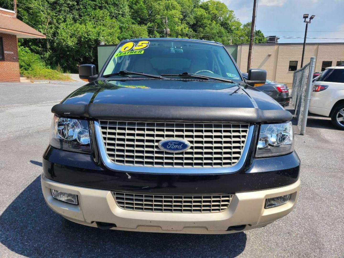 2005 BLACK FORD EXPEDITION EDDIE BAUER (1FMFU18545L) with an 5.4L engine, Automatic transmission, located at 117 North Cameron Street, Harrisburg, PA, 17101, (717) 963-8962, 40.266762, -76.875259 - WE FINANCE!!! Good Credit/ Bad Credit/ No Credit - ALL Trade-Ins Welcomed!!! ***Guaranteed Credit Approval*** APPLY ONLINE or CALL us TODAY ;) Internet Prices and Marketplace Prices are SPECIAL discounted ***CASH DEALS*** Retail Prices are higher. Please call us to discuss your cash and finan - Photo#7