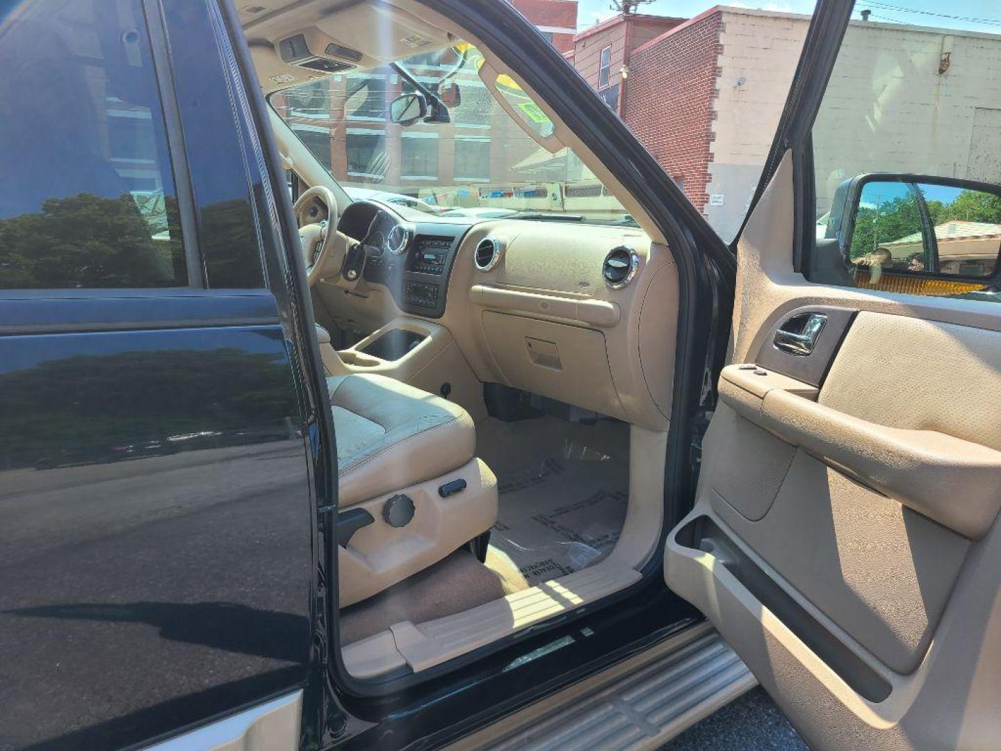 2005 BLACK FORD EXPEDITION EDDIE BAUER (1FMFU18545L) with an 5.4L engine, Automatic transmission, located at 117 North Cameron Street, Harrisburg, PA, 17101, (717) 963-8962, 40.266762, -76.875259 - WE FINANCE!!! Good Credit/ Bad Credit/ No Credit - ALL Trade-Ins Welcomed!!! ***Guaranteed Credit Approval*** APPLY ONLINE or CALL us TODAY ;) Internet Prices and Marketplace Prices are SPECIAL discounted ***CASH DEALS*** Retail Prices are higher. Please call us to discuss your cash and finan - Photo#12