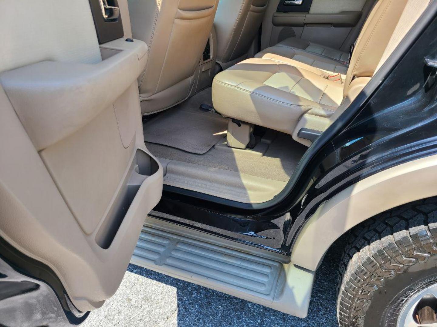 2005 BLACK FORD EXPEDITION EDDIE BAUER (1FMFU18545L) with an 5.4L engine, Automatic transmission, located at 117 North Cameron Street, Harrisburg, PA, 17101, (717) 963-8962, 40.266762, -76.875259 - WE FINANCE!!! Good Credit/ Bad Credit/ No Credit - ALL Trade-Ins Welcomed!!! ***Guaranteed Credit Approval*** APPLY ONLINE or CALL us TODAY ;) Internet Prices and Marketplace Prices are SPECIAL discounted ***CASH DEALS*** Retail Prices are higher. Please call us to discuss your cash and finan - Photo#16