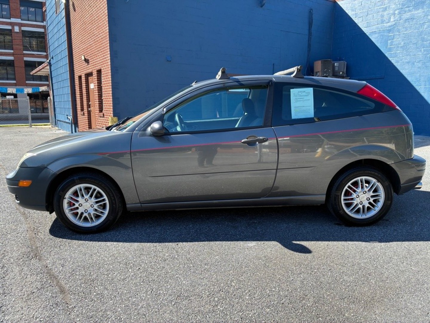 2005 GRAY FORD FOCUS ZX3 (3FAFP31N45R) with an 2.0L engine, Automatic transmission, located at 117 North Cameron Street, Harrisburg, PA, 17101, (717) 963-8962, 40.266762, -76.875259 - WE FINANCE!!! MOST vehicles are available for financing. Good Credit/ Challenged Credit/ No Credit - ALL Trade-Ins Welcomed!!! APPLY ONLINE or CALL us TODAY Please call us to discuss your cash and/or financing options. Thanks for checking our inventory! We're here to help.- Photo#1