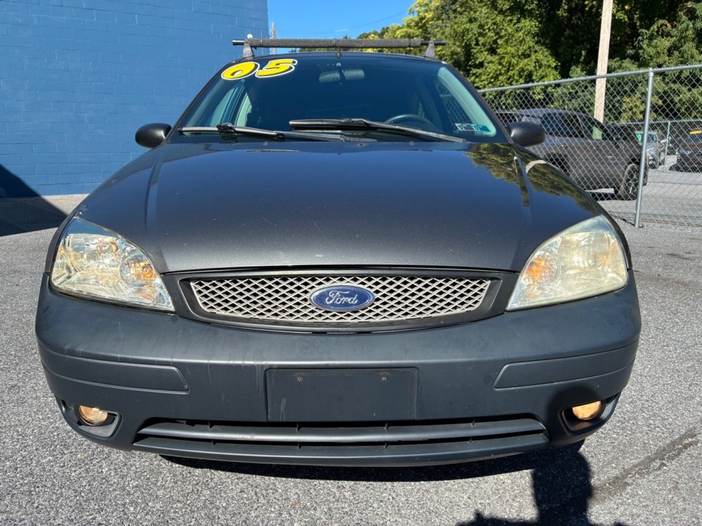 2005 GRAY FORD FOCUS ZX3 (3FAFP31N45R) with an 2.0L engine, Automatic transmission, located at 117 North Cameron Street, Harrisburg, PA, 17101, (717) 963-8962, 40.266762, -76.875259 - WE FINANCE!!! MOST vehicles are available for financing. Good Credit/ Challenged Credit/ No Credit - ALL Trade-Ins Welcomed!!! APPLY ONLINE or CALL us TODAY Please call us to discuss your cash and/or financing options. Thanks for checking our inventory! We're here to help.- Photo#7