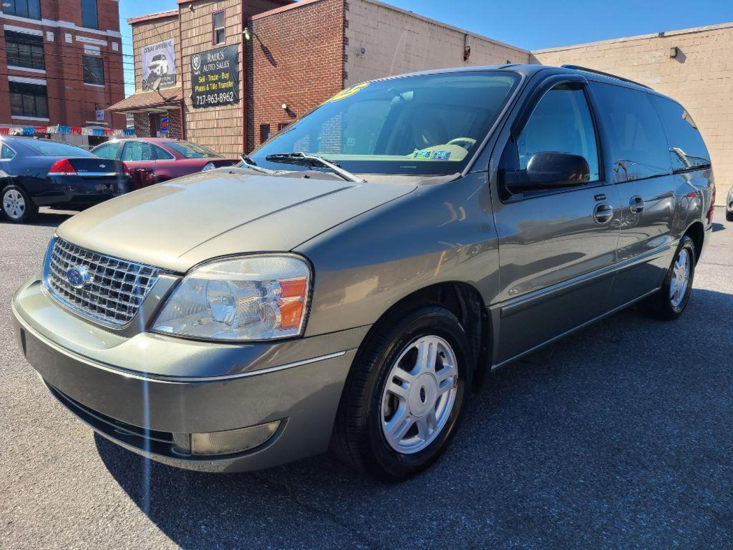 2005 GREEN FORD FREESTAR SEL (2FMZA52295B) with an 4.2L engine, Automatic transmission, located at 117 North Cameron Street, Harrisburg, PA, 17101, (717) 963-8962, 40.266762, -76.875259 - WE FINANCE!!! Good Credit/ Bad Credit/ No Credit - ALL Trade-Ins Welcomed!!! ***Guaranteed Credit Approval*** APPLY ONLINE or CALL us TODAY ;) Internet Prices and Marketplace Prices are SPECIAL discounted ***CASH DEALS*** Retail Prices are higher. Please call us to discuss your cash and finan - Photo#0