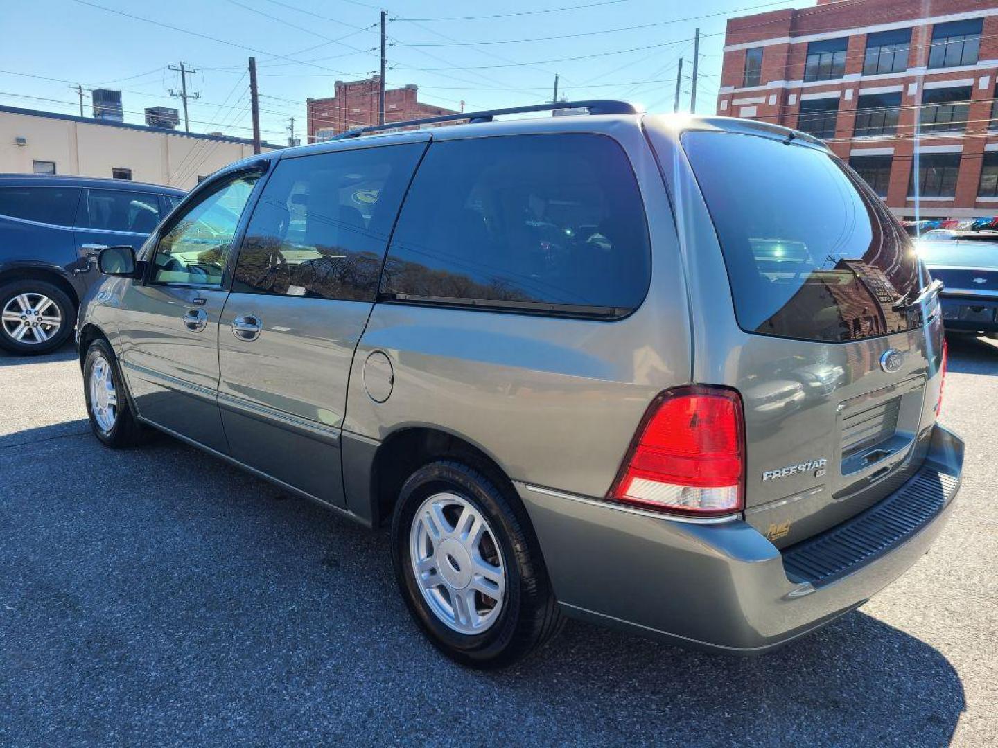 2005 GREEN FORD FREESTAR SEL (2FMZA52295B) with an 4.2L engine, Automatic transmission, located at 117 North Cameron Street, Harrisburg, PA, 17101, (717) 963-8962, 40.266762, -76.875259 - WE FINANCE!!! Good Credit/ Bad Credit/ No Credit - ALL Trade-Ins Welcomed!!! ***Guaranteed Credit Approval*** APPLY ONLINE or CALL us TODAY ;) Internet Prices and Marketplace Prices are SPECIAL discounted ***CASH DEALS*** Retail Prices are higher. Please call us to discuss your cash and finan - Photo#1