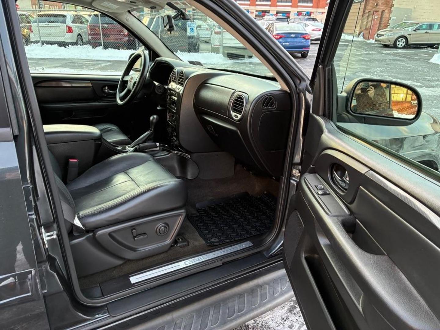 2005 BLACK GMC ENVOY XL SLE (1GKET16S056) with an 4.2L engine, Automatic transmission, located at 117 North Cameron Street, Harrisburg, PA, 17101, (717) 963-8962, 40.266762, -76.875259 - WE FINANCE!!! Good Credit/ Challenged Credit/ No Credit - ALL Trade-Ins Welcomed!!! APPLY ONLINE or CALL us TODAY ;) Please call us to discuss your cash and/or financing options. - Photo#9