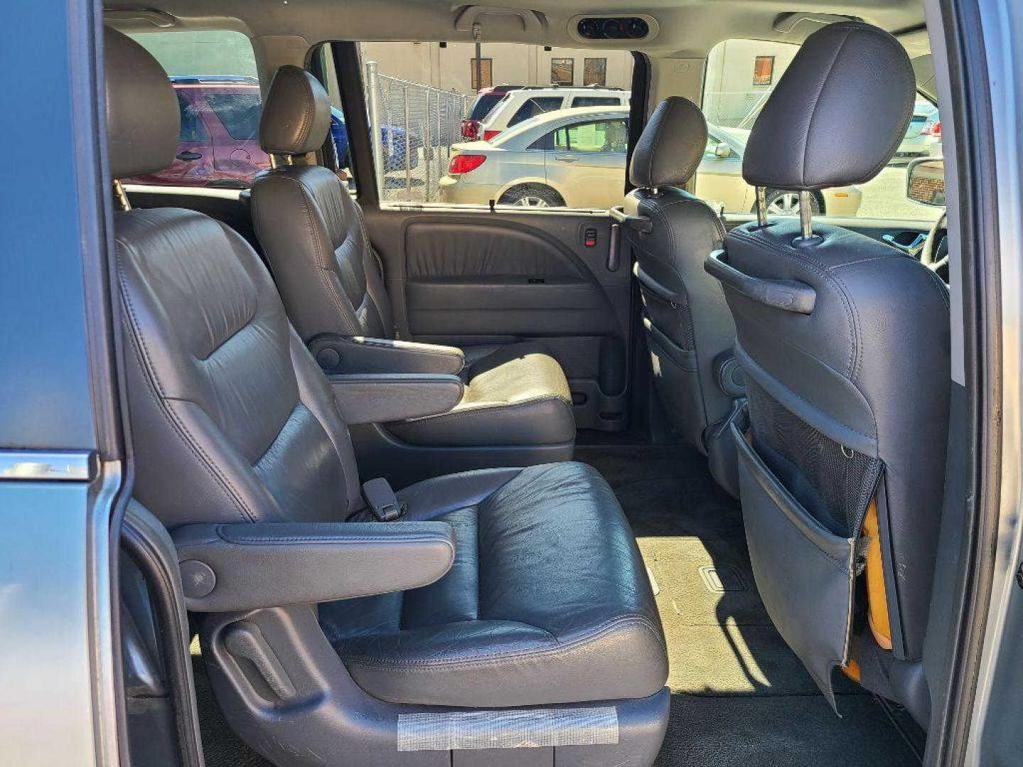 2005 SILVER HONDA ODYSSEY EXL (5FNRL386X5B) with an 3.5L engine, Automatic transmission, located at 117 North Cameron Street, Harrisburg, PA, 17101, (717) 963-8962, 40.266762, -76.875259 - WE FINANCE!!! Good Credit/ Bad Credit/ No Credit - ALL Trade-Ins Welcomed!!! ***Guaranteed Credit Approval*** APPLY ONLINE or CALL us TODAY ;) Internet Prices and Marketplace Prices are SPECIAL discounted ***CASH DEALS*** Retail Prices are higher. Please call us to discuss your cash and finan - Photo#11