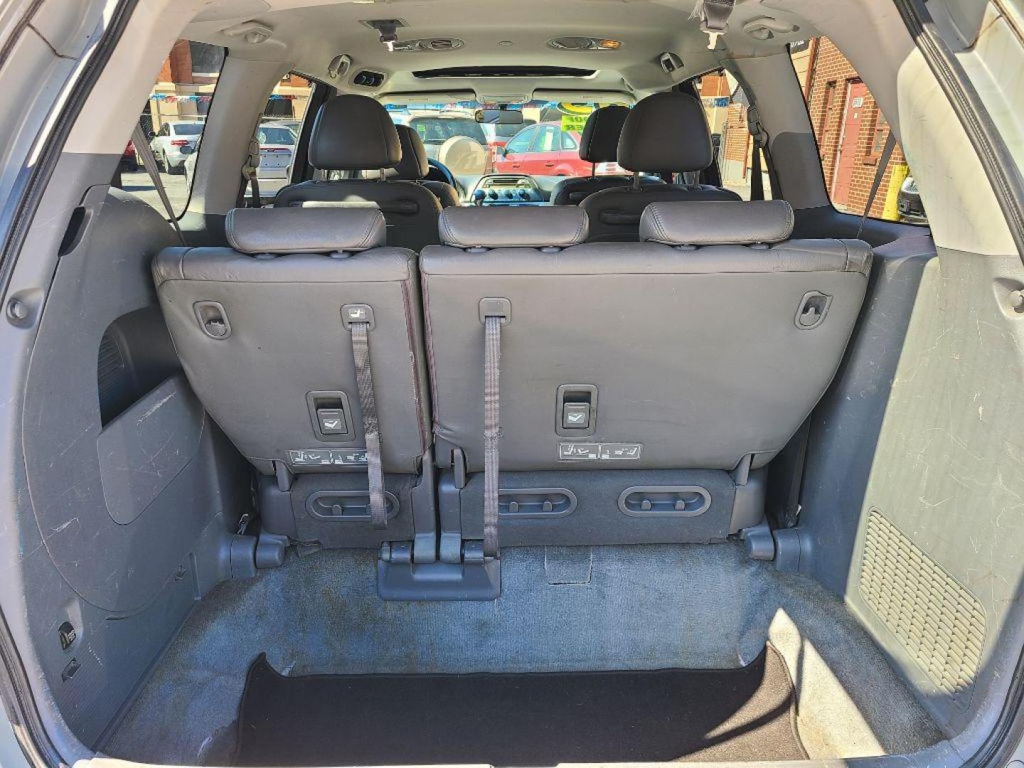 2005 SILVER HONDA ODYSSEY EXL (5FNRL386X5B) with an 3.5L engine, Automatic transmission, located at 117 North Cameron Street, Harrisburg, PA, 17101, (717) 963-8962, 40.266762, -76.875259 - WE FINANCE!!! Good Credit/ Bad Credit/ No Credit - ALL Trade-Ins Welcomed!!! ***Guaranteed Credit Approval*** APPLY ONLINE or CALL us TODAY ;) Internet Prices and Marketplace Prices are SPECIAL discounted ***CASH DEALS*** Retail Prices are higher. Please call us to discuss your cash and finan - Photo#14