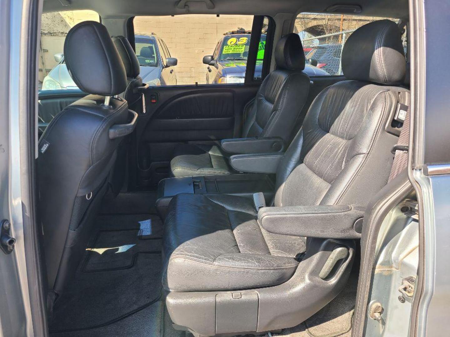 2005 SILVER HONDA ODYSSEY TOURING (5FNRL38865B) with an 3.5L engine, Automatic transmission, located at 117 North Cameron Street, Harrisburg, PA, 17101, (717) 963-8962, 40.266762, -76.875259 - WE FINANCE!!! Good Credit/ Bad Credit/ No Credit - ALL Trade-Ins Welcomed!!! ***Guaranteed Credit Approval*** APPLY ONLINE or CALL us TODAY ;) Internet Prices and Marketplace Prices are SPECIAL discounted ***CASH DEALS*** Retail Prices are higher. Please call us to discuss your cash and finan - Photo#16
