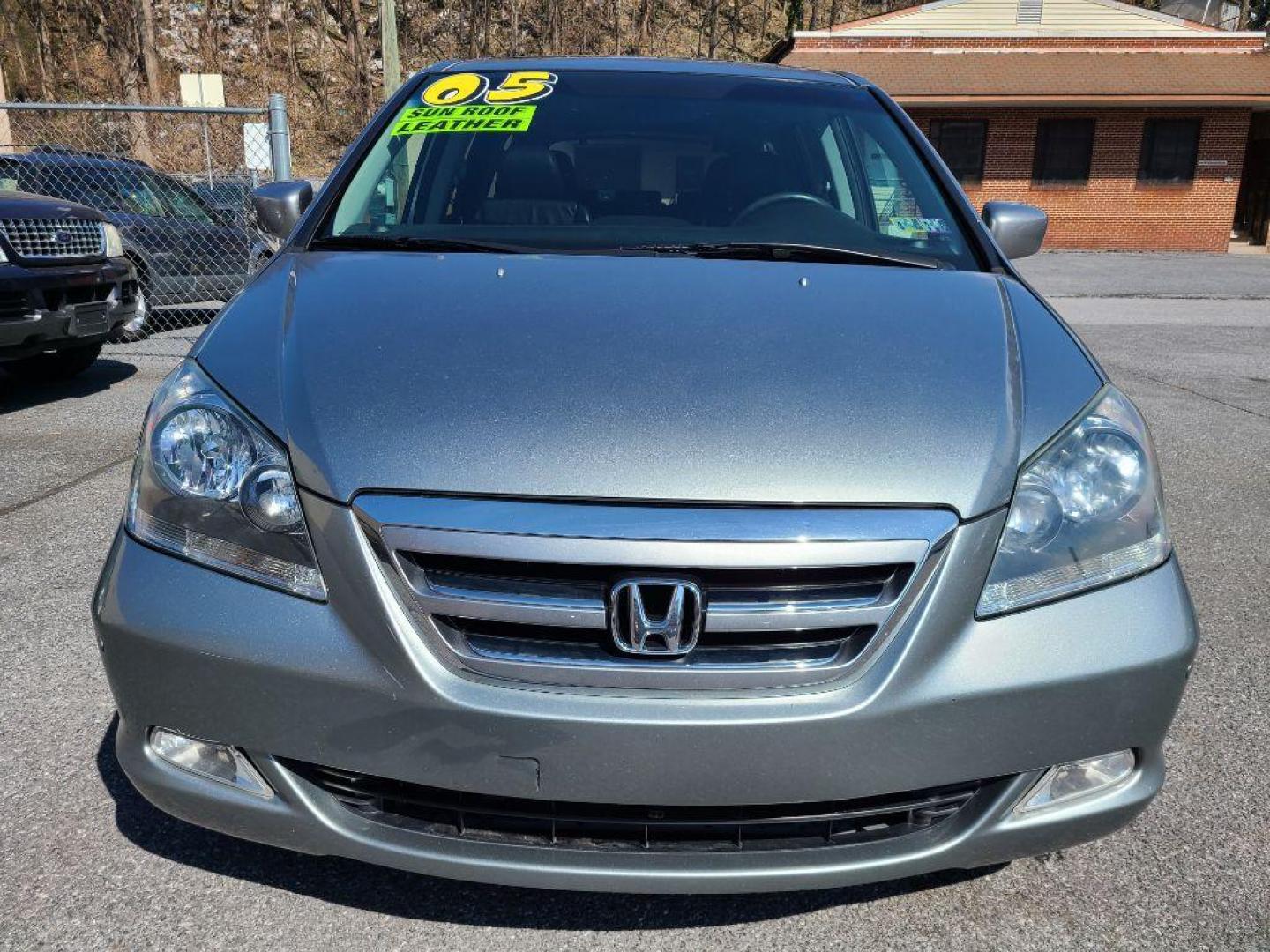 2005 SILVER HONDA ODYSSEY TOURING (5FNRL38865B) with an 3.5L engine, Automatic transmission, located at 117 North Cameron Street, Harrisburg, PA, 17101, (717) 963-8962, 40.266762, -76.875259 - WE FINANCE!!! Good Credit/ Bad Credit/ No Credit - ALL Trade-Ins Welcomed!!! ***Guaranteed Credit Approval*** APPLY ONLINE or CALL us TODAY ;) Internet Prices and Marketplace Prices are SPECIAL discounted ***CASH DEALS*** Retail Prices are higher. Please call us to discuss your cash and finan - Photo#7