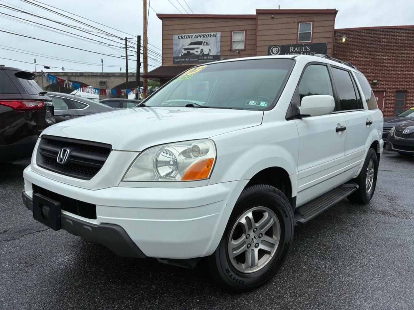 2005 WHITE HONDA PILOT EXL (5FNYF18515B) with an 3.5L engine, Automatic transmission, located at 117 North Cameron Street, Harrisburg, PA, 17101, (717) 963-8962, 40.266762, -76.875259 - WE FINANCE!!! MOST vehicles are available for financing. Good Credit/ Challenged Credit/ No Credit - ALL Trade-Ins Welcomed!!! APPLY ONLINE or CALL us TODAY Please call us to discuss your cash and/or financing options. Thanks for checking our inventory! We're here to help.- Photo#0