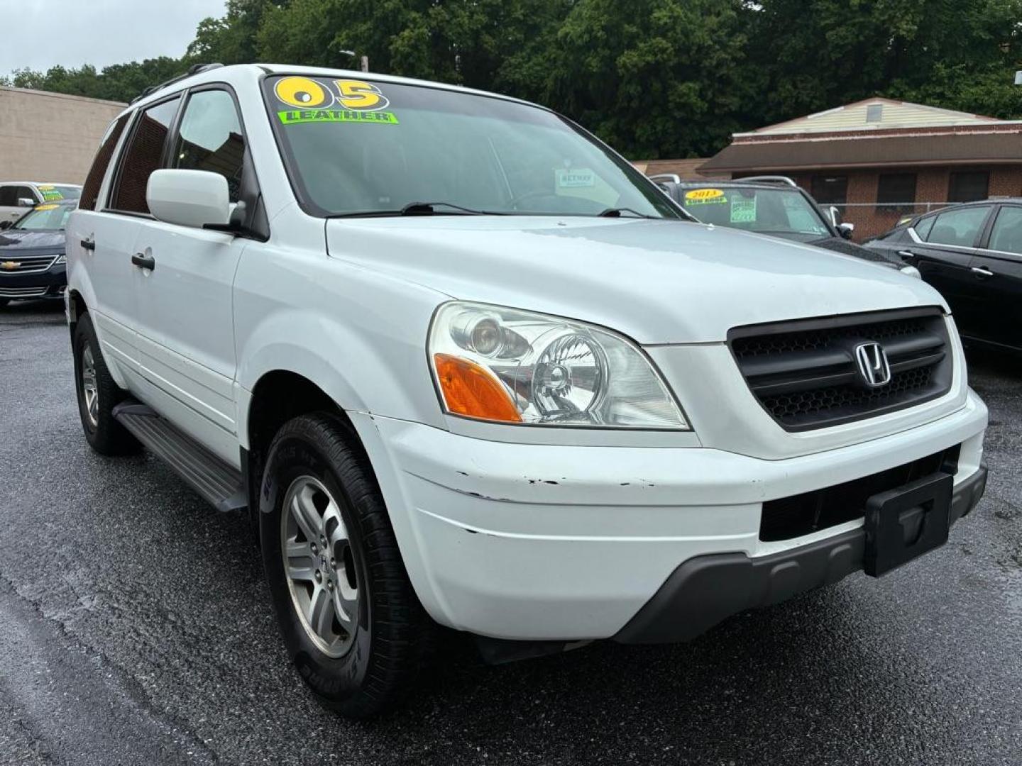 2005 WHITE HONDA PILOT EXL (5FNYF18515B) with an 3.5L engine, Automatic transmission, located at 117 North Cameron Street, Harrisburg, PA, 17101, (717) 963-8962, 40.266762, -76.875259 - WE FINANCE!!! MOST vehicles are available for financing. Good Credit/ Challenged Credit/ No Credit - ALL Trade-Ins Welcomed!!! APPLY ONLINE or CALL us TODAY Please call us to discuss your cash and/or financing options. Thanks for checking our inventory! We're here to help.- Photo#6