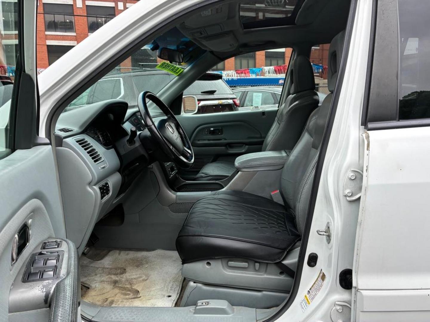 2005 WHITE HONDA PILOT EXL (5FNYF18515B) with an 3.5L engine, Automatic transmission, located at 117 North Cameron Street, Harrisburg, PA, 17101, (717) 963-8962, 40.266762, -76.875259 - WE FINANCE!!! MOST vehicles are available for financing. Good Credit/ Challenged Credit/ No Credit - ALL Trade-Ins Welcomed!!! APPLY ONLINE or CALL us TODAY Please call us to discuss your cash and/or financing options. Thanks for checking our inventory! We're here to help.- Photo#13