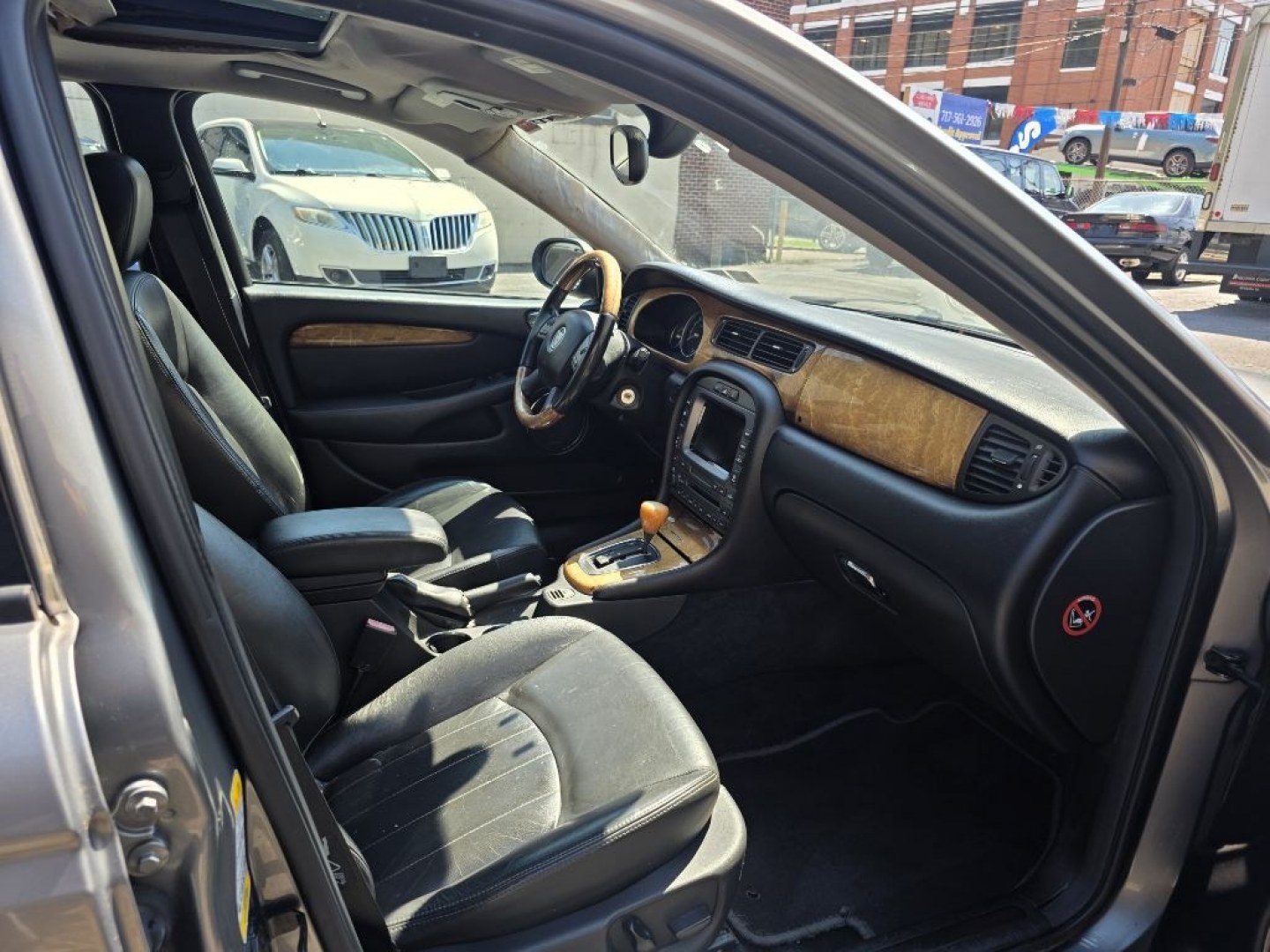 2005 GREY JAGUAR X-TYPE 3.0 (SAJWA51C65W) with an 3.0L engine, Automatic transmission, located at 7981 Paxton Street, Harrisburg, PA, 17111, (717) 561-2926, 40.261490, -76.749229 - $1600 CASH DEAL, RUNS AND DRIVES. TRADE IN SPECIAL. INSPECTED TIL 12/26 AS-IS- Photo#8