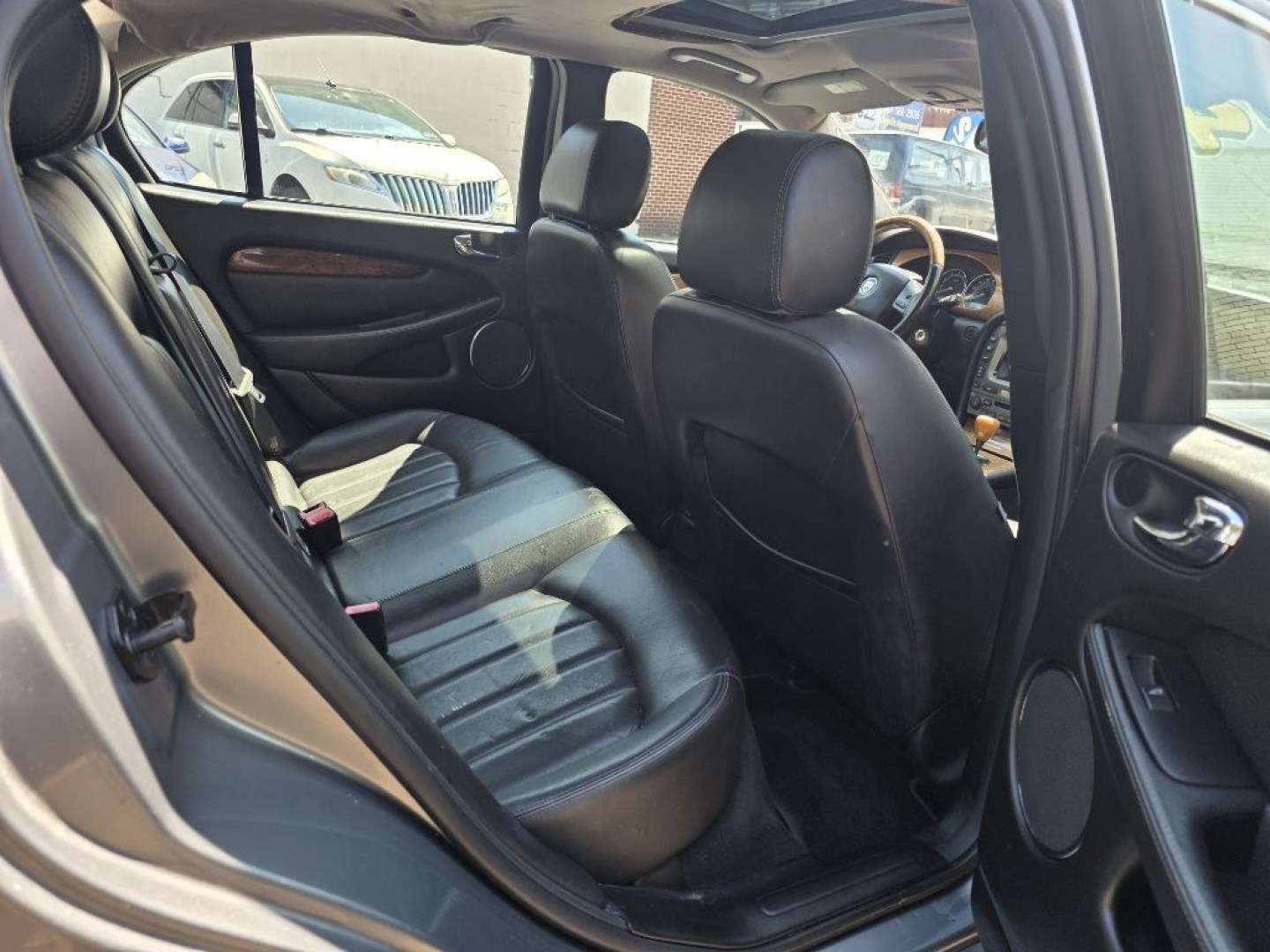 2005 GREY JAGUAR X-TYPE 3.0 (SAJWA51C65W) with an 3.0L engine, Automatic transmission, located at 7981 Paxton Street, Harrisburg, PA, 17111, (717) 561-2926, 40.261490, -76.749229 - $1600 CASH DEAL, RUNS AND DRIVES. TRADE IN SPECIAL. INSPECTED TIL 12/26 AS-IS- Photo#10