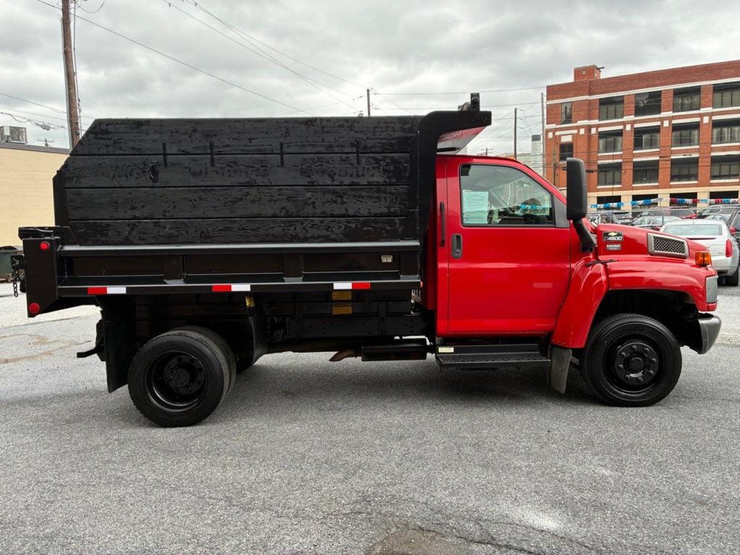2006 RED CHEVROLET C4500 C4C042 (1GBE4C1296F) , Automatic transmission, located at 117 North Cameron Street, Harrisburg, PA, 17101, (717) 963-8962, 40.266762, -76.875259 - WE FINANCE!!! MOST vehicles are available for financing. Good Credit/ Challenged Credit/ No Credit - ALL Trade-Ins Welcomed!!! APPLY ONLINE or CALL us TODAY Please call us to discuss your cash and/or financing options. Thanks for checking our inventory! We're here to help.- Photo#5