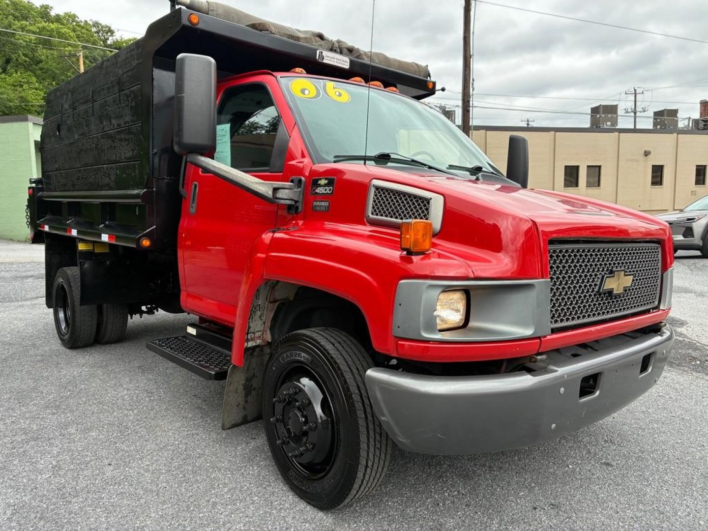 2006 RED CHEVROLET C4500 C4C042 (1GBE4C1296F) , Automatic transmission, located at 117 North Cameron Street, Harrisburg, PA, 17101, (717) 963-8962, 40.266762, -76.875259 - WE FINANCE!!! MOST vehicles are available for financing. Good Credit/ Challenged Credit/ No Credit - ALL Trade-Ins Welcomed!!! APPLY ONLINE or CALL us TODAY Please call us to discuss your cash and/or financing options. Thanks for checking our inventory! We're here to help.- Photo#6
