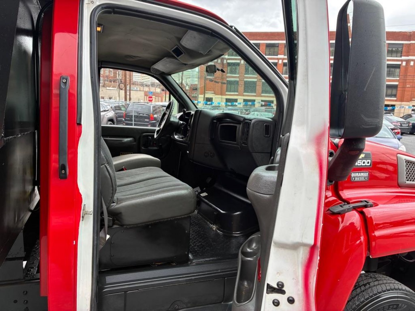 2006 RED CHEVROLET C4500 C4C042 (1GBE4C1296F) , Automatic transmission, located at 117 North Cameron Street, Harrisburg, PA, 17101, (717) 963-8962, 40.266762, -76.875259 - WE FINANCE!!! MOST vehicles are available for financing. Good Credit/ Challenged Credit/ No Credit - ALL Trade-Ins Welcomed!!! APPLY ONLINE or CALL us TODAY Please call us to discuss your cash and/or financing options. Thanks for checking our inventory! We're here to help.- Photo#8