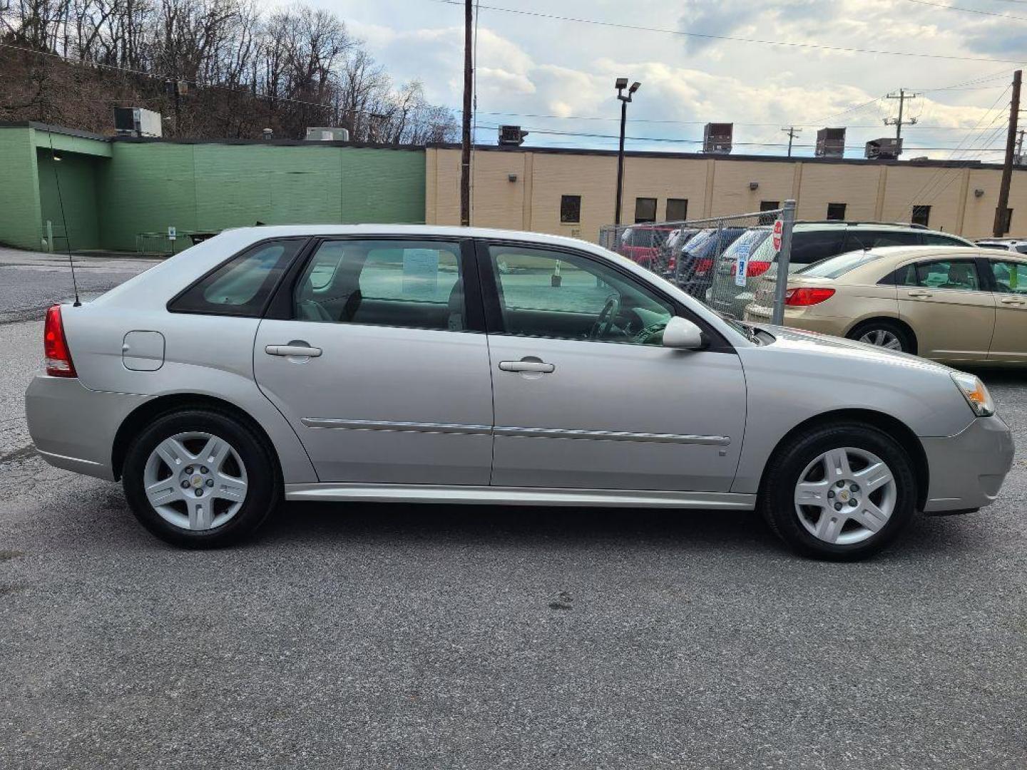2006 SILVER CHEVROLET MALIBU MAXX LT (1G1ZT61836F) with an 3.5L engine, Automatic transmission, located at 117 North Cameron Street, Harrisburg, PA, 17101, (717) 963-8962, 40.266762, -76.875259 - WE FINANCE!!! Good Credit/ Bad Credit/ No Credit - ALL Trade-Ins Welcomed!!! ***Guaranteed Credit Approval*** APPLY ONLINE or CALL us TODAY ;) Internet Prices and Marketplace Prices are SPECIAL discounted ***CASH DEALS*** Retail Prices are higher. Please call us to discuss your cash and finan - Photo#1
