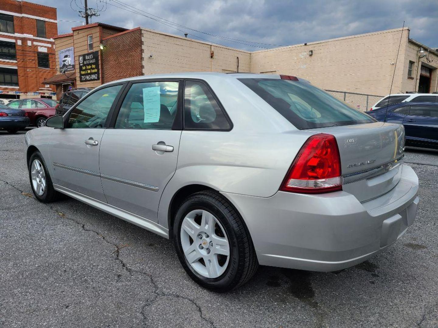 2006 SILVER CHEVROLET MALIBU MAXX LT (1G1ZT61836F) with an 3.5L engine, Automatic transmission, located at 117 North Cameron Street, Harrisburg, PA, 17101, (717) 963-8962, 40.266762, -76.875259 - WE FINANCE!!! Good Credit/ Bad Credit/ No Credit - ALL Trade-Ins Welcomed!!! ***Guaranteed Credit Approval*** APPLY ONLINE or CALL us TODAY ;) Internet Prices and Marketplace Prices are SPECIAL discounted ***CASH DEALS*** Retail Prices are higher. Please call us to discuss your cash and finan - Photo#4