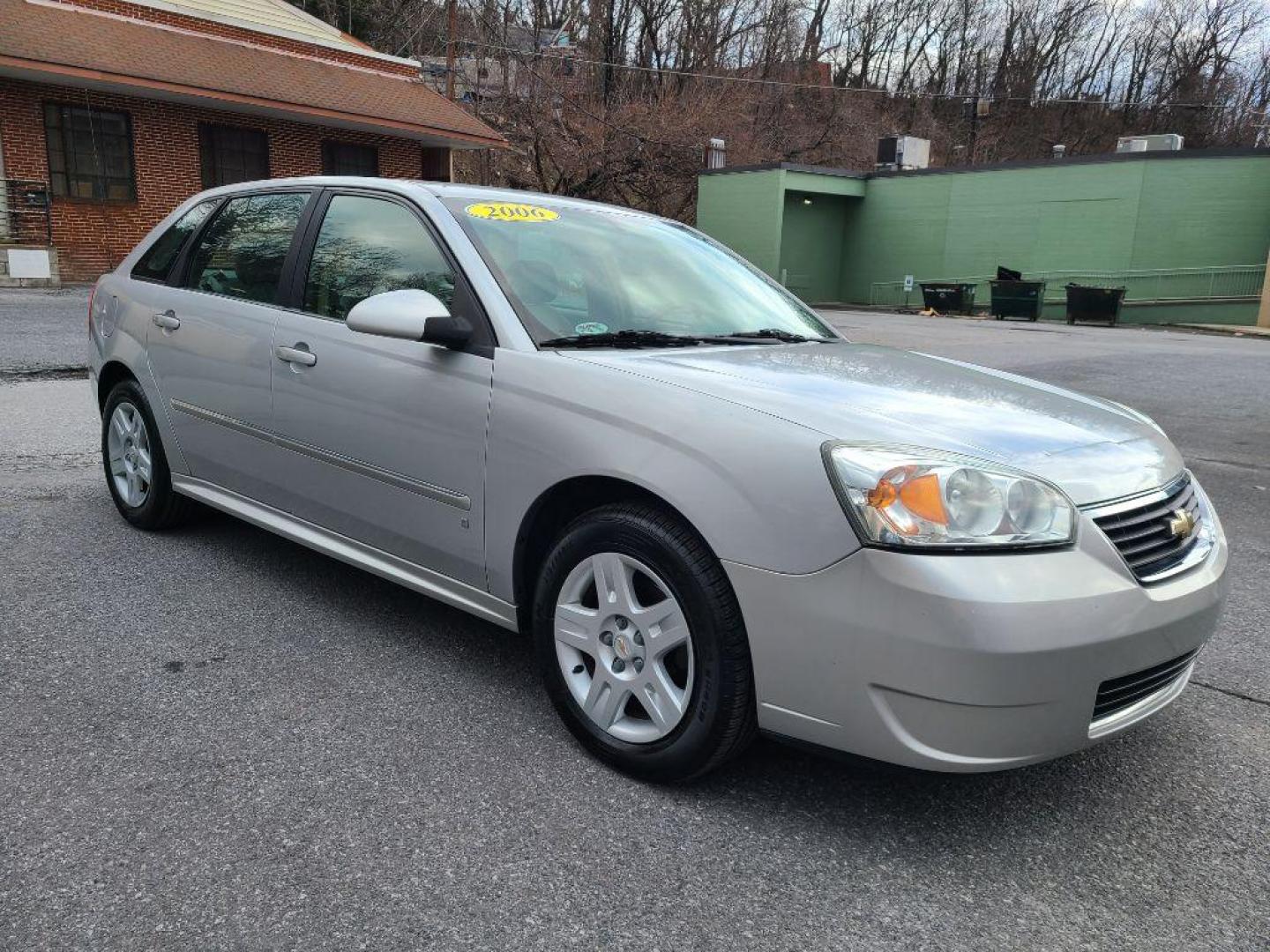 2006 SILVER CHEVROLET MALIBU MAXX LT (1G1ZT61836F) with an 3.5L engine, Automatic transmission, located at 117 North Cameron Street, Harrisburg, PA, 17101, (717) 963-8962, 40.266762, -76.875259 - WE FINANCE!!! Good Credit/ Bad Credit/ No Credit - ALL Trade-Ins Welcomed!!! ***Guaranteed Credit Approval*** APPLY ONLINE or CALL us TODAY ;) Internet Prices and Marketplace Prices are SPECIAL discounted ***CASH DEALS*** Retail Prices are higher. Please call us to discuss your cash and finan - Photo#5