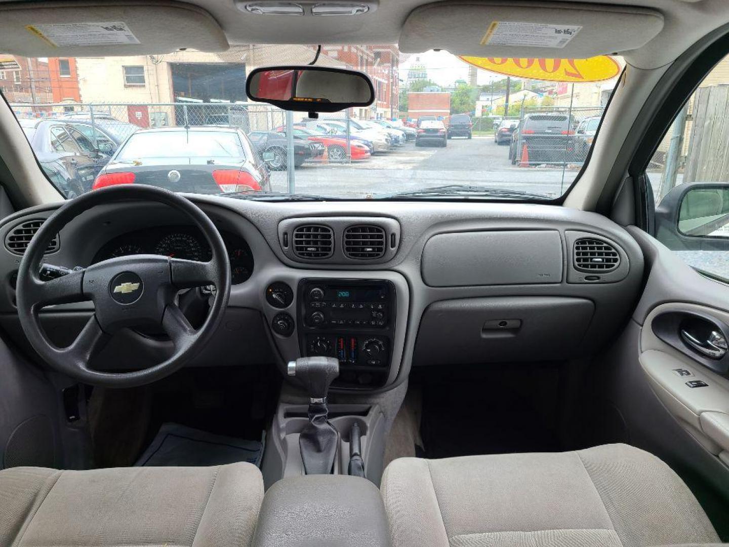 2006 WHITE CHEVROLET TRAILBLAZER LS (1GNDT13S162) with an 4.2L engine, Automatic transmission, located at 117 North Cameron Street, Harrisburg, PA, 17101, (717) 963-8962, 40.266762, -76.875259 - WE FINANCE!!! Good Credit/ Bad Credit/ No Credit - ALL Trade-Ins Welcomed!!! ***Guaranteed Credit Approval*** APPLY ONLINE or CALL us TODAY ;) Please call us to discuss your cash and financing options. - Photo#9